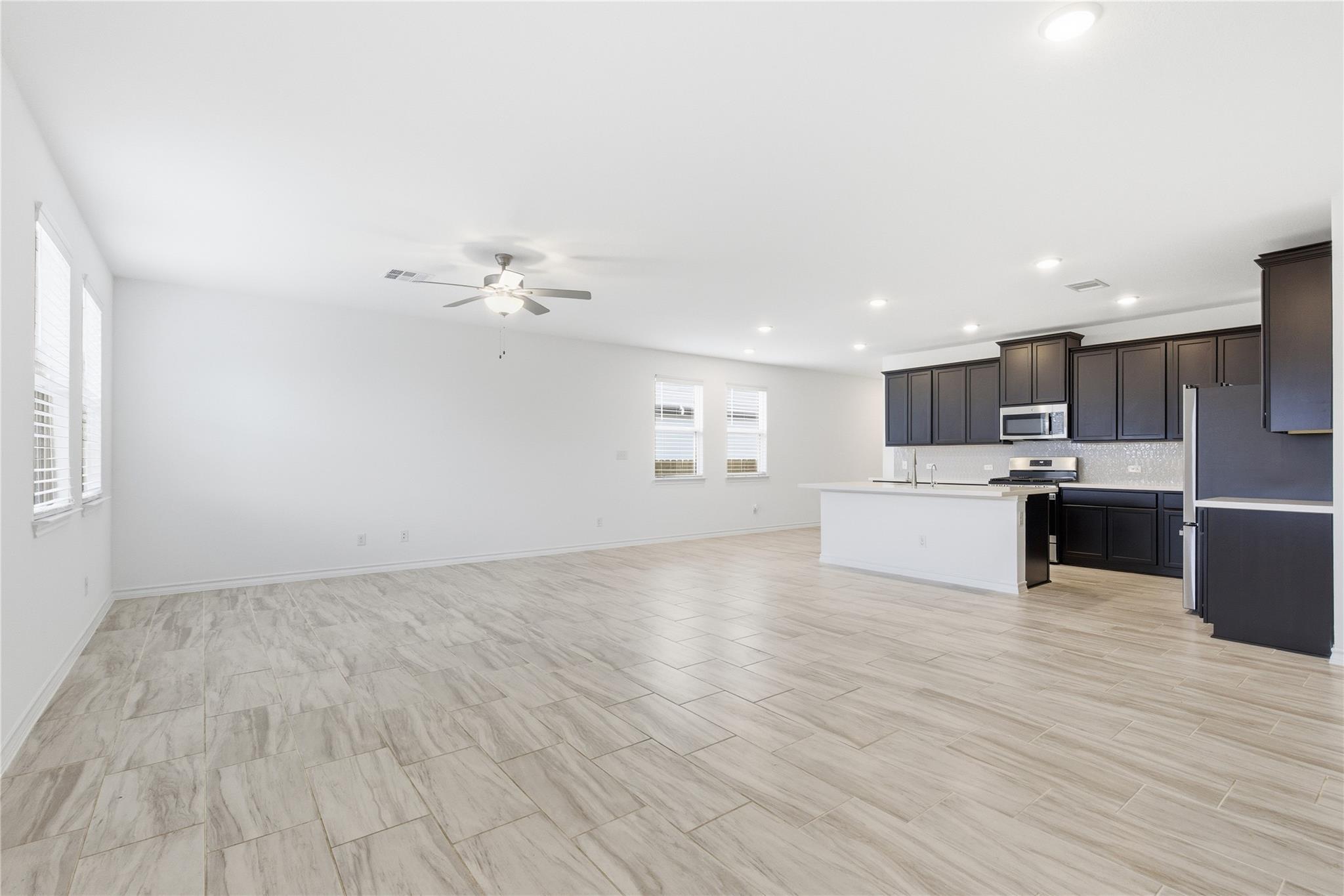 209 Thurman Holt Rd, Hutto, TX 78634