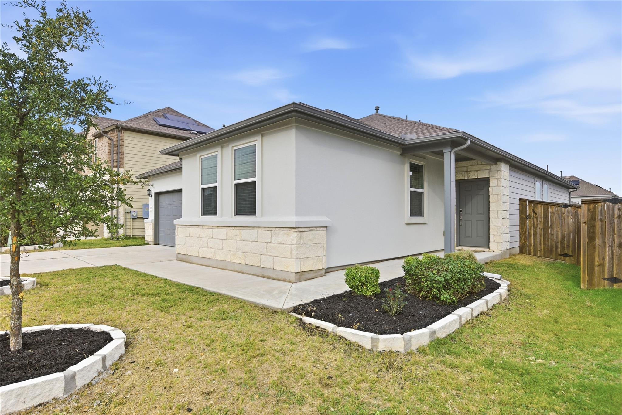 209 Thurman Holt Rd, Hutto, TX 78634