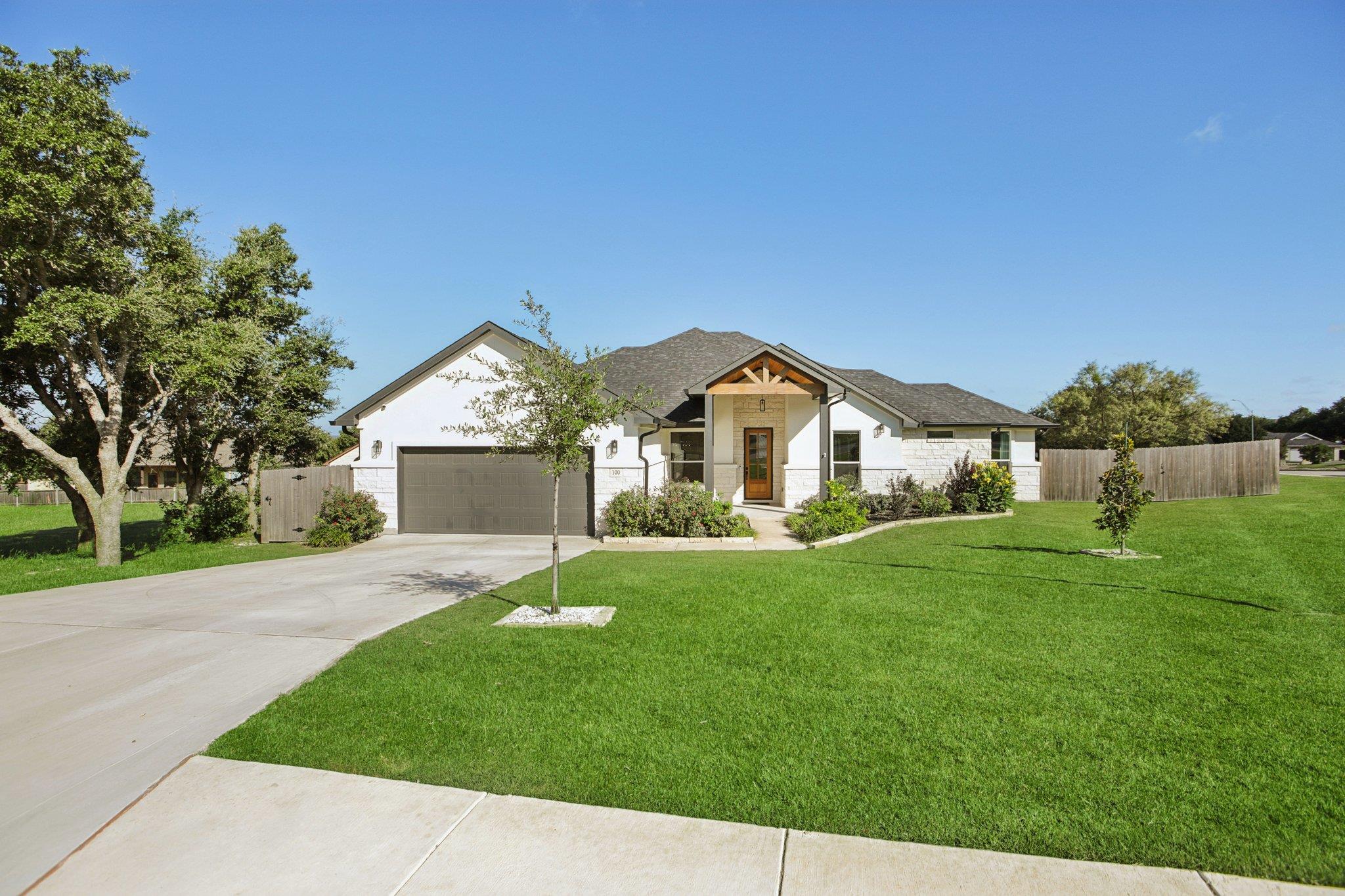 100 Colby Canyon Dr, Burnet, TX 78611