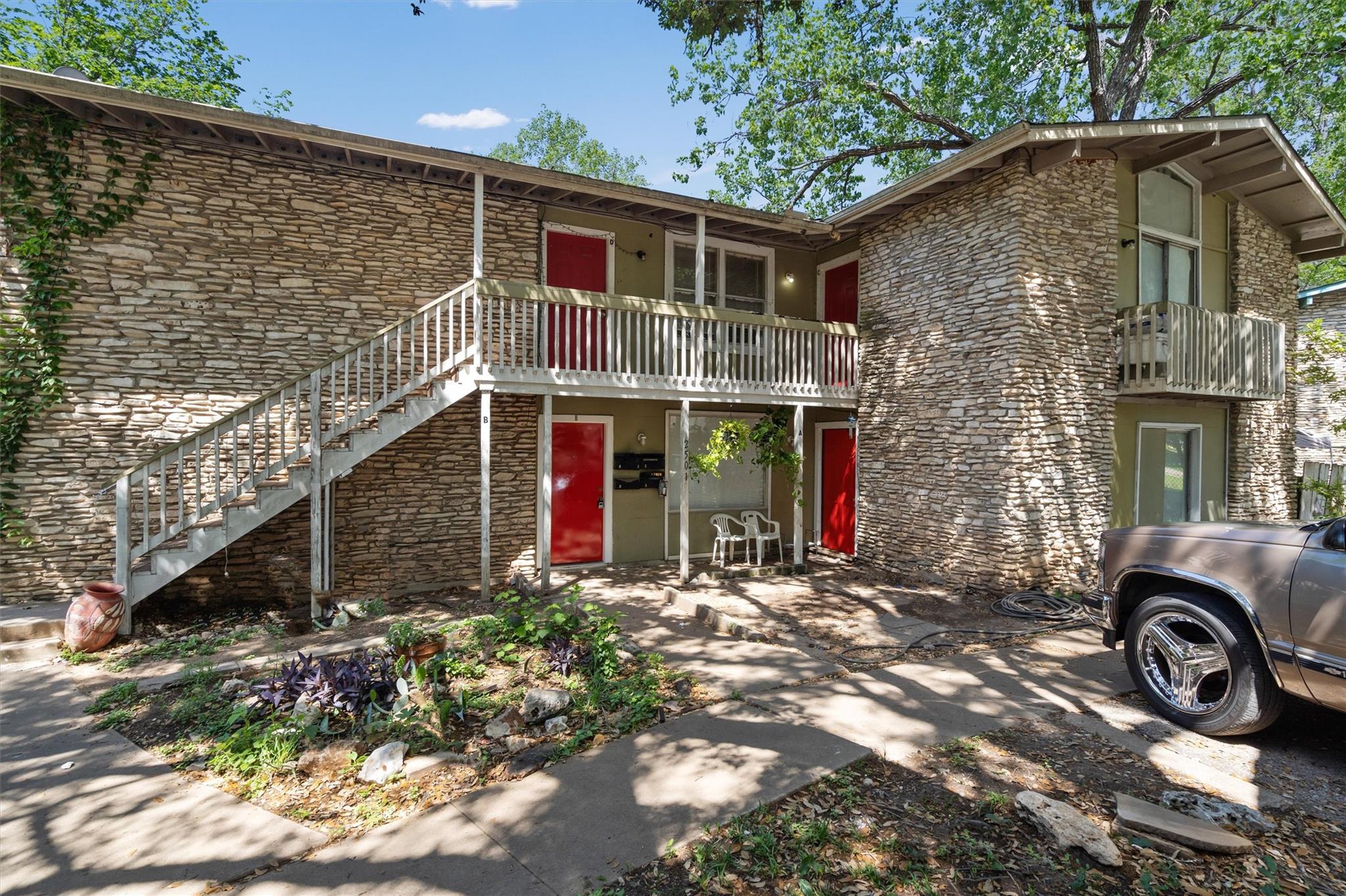 2501 Manor Cir # A, Austin, TX 78723