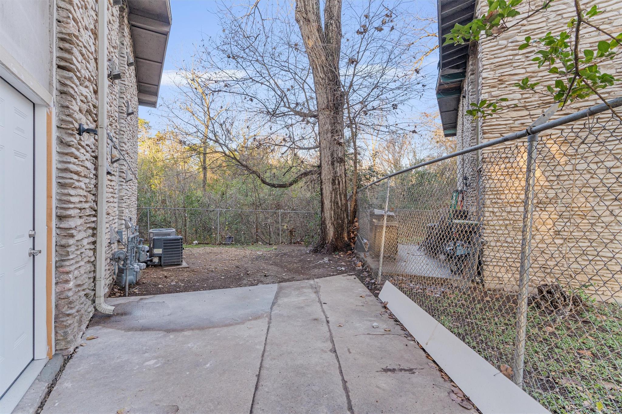 2501 Manor Cir # A, Austin, TX 78723