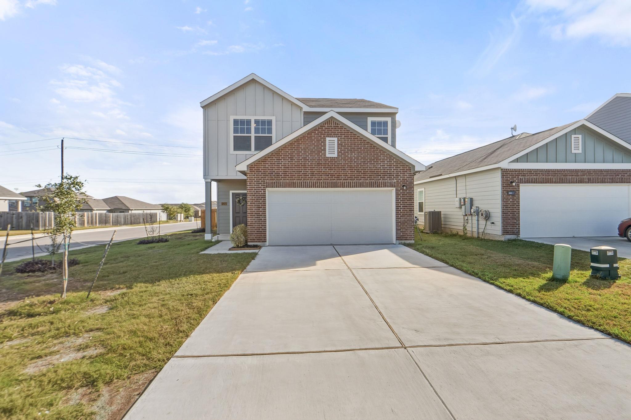 201 Wonderful Life Way, Jarrell, TX 76537