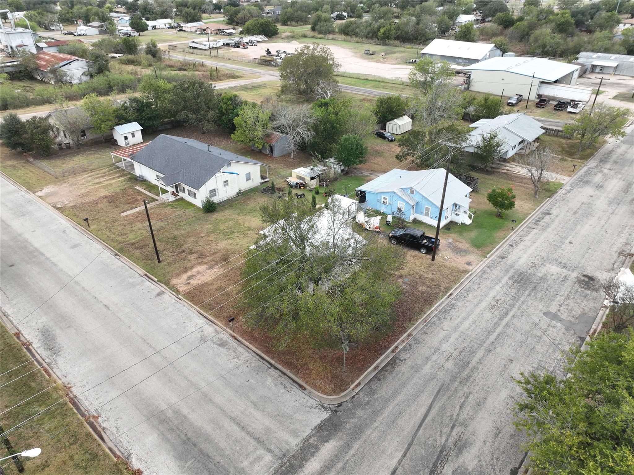 207 S Waco St, Giddings, TX 78942