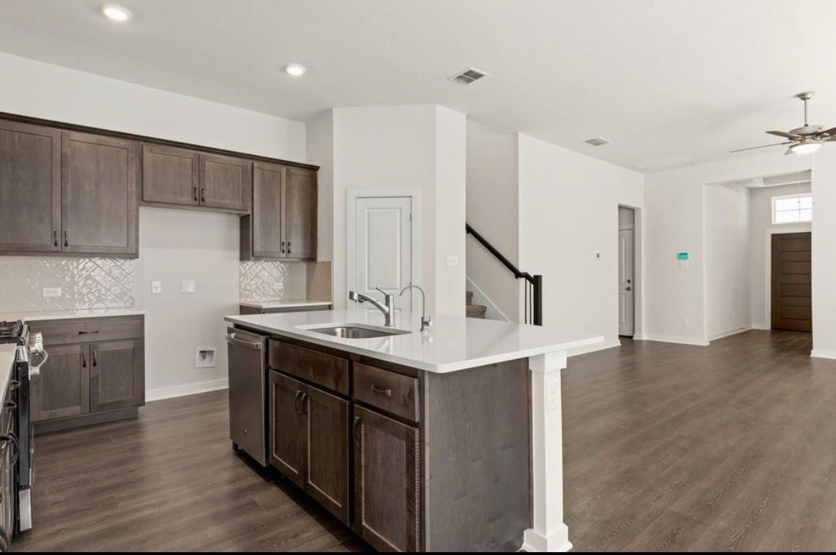 160 Biscayne Dr, Kyle, TX 78640