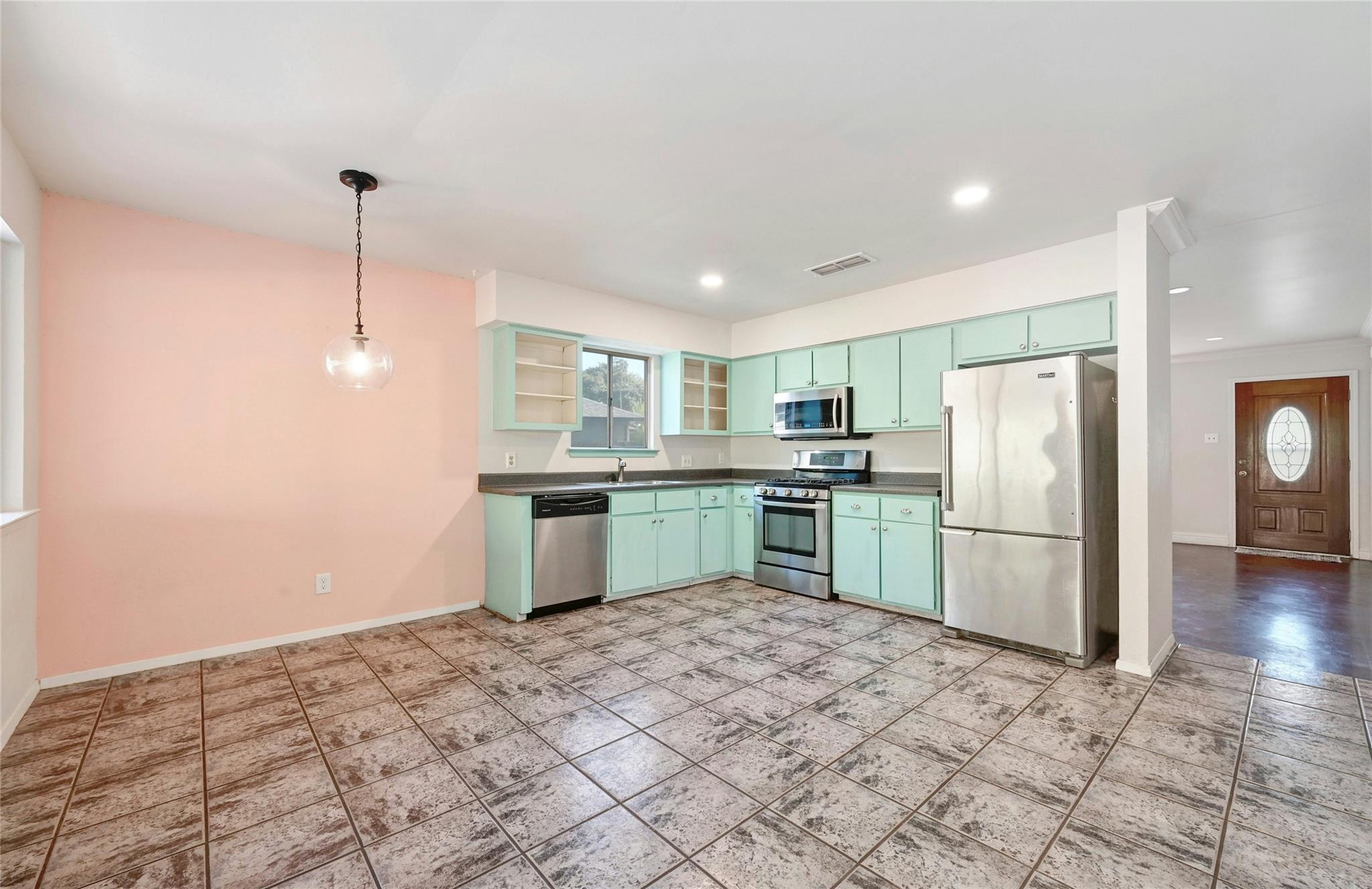 5902 Wagon Bnd, Austin, TX 78744