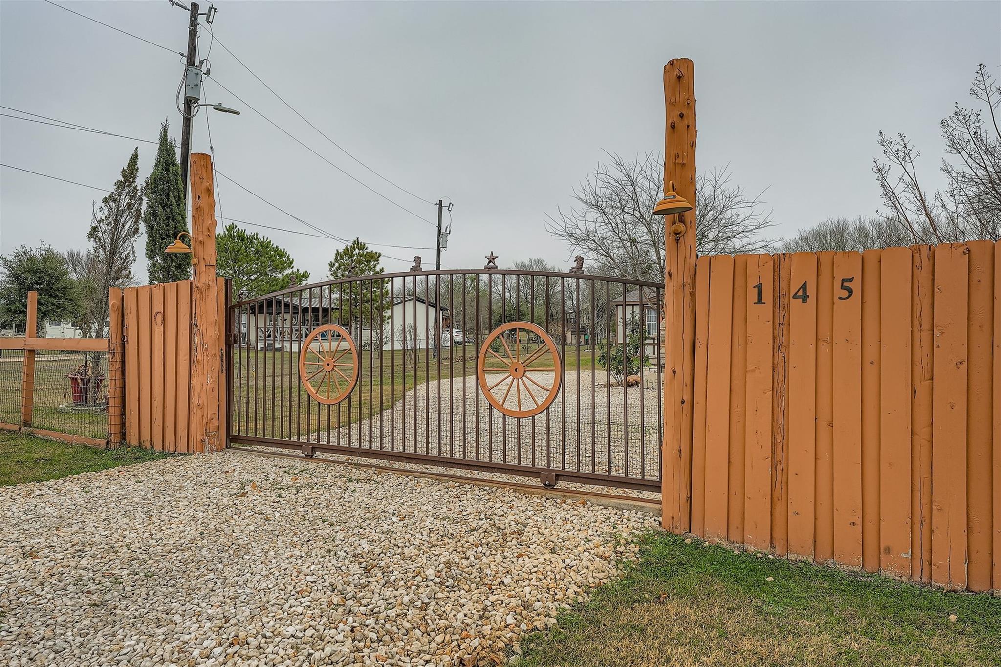 145 Alyssa Loop, Bastrop, TX 78602