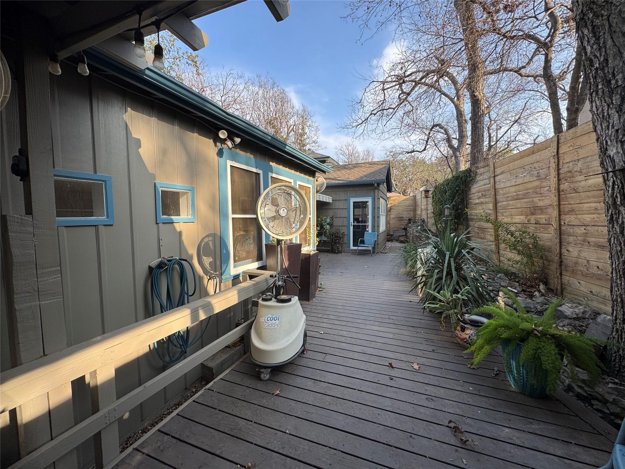 807 Leonard St, Austin, TX 78705