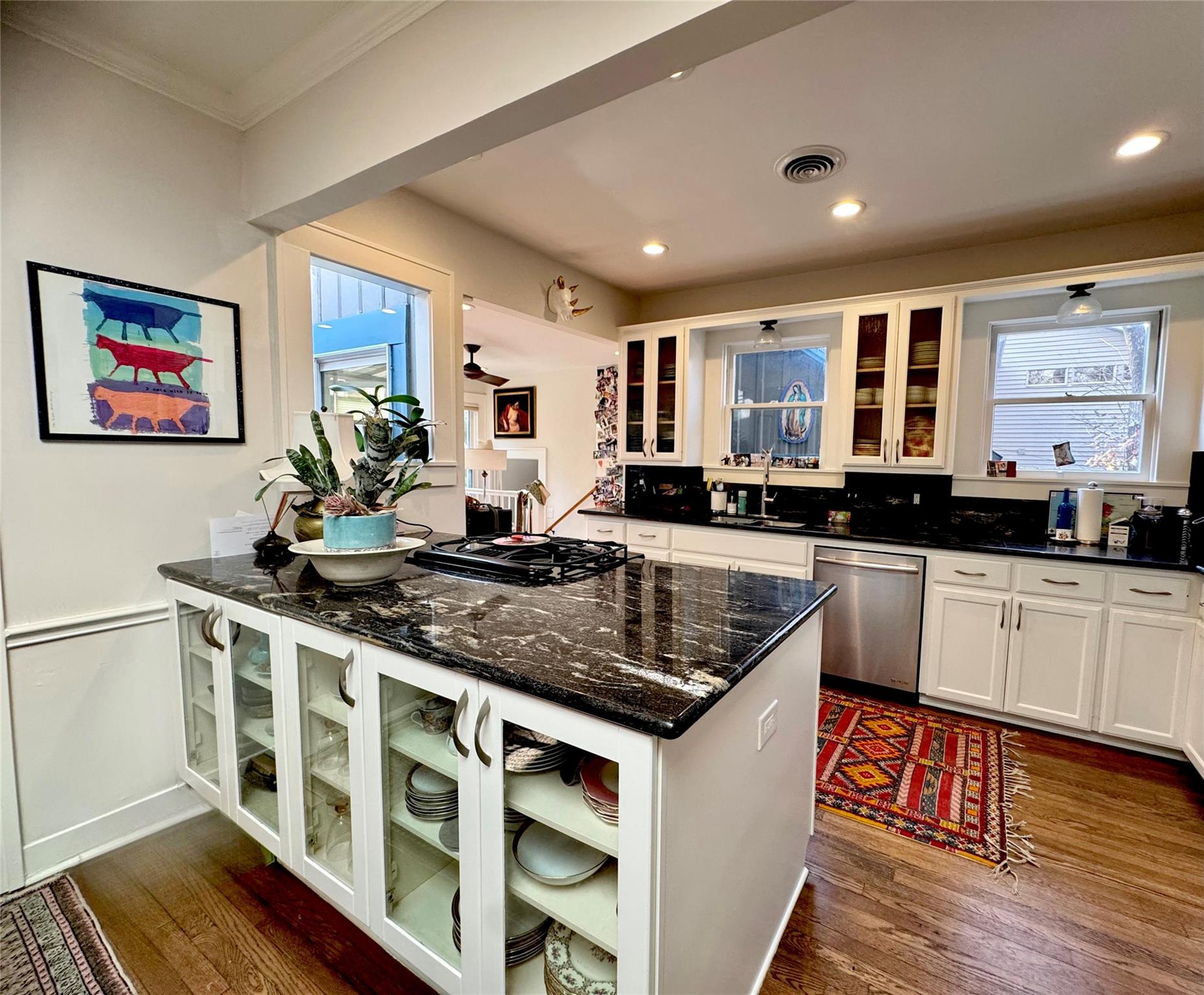 807 Leonard St, Austin, TX 78705