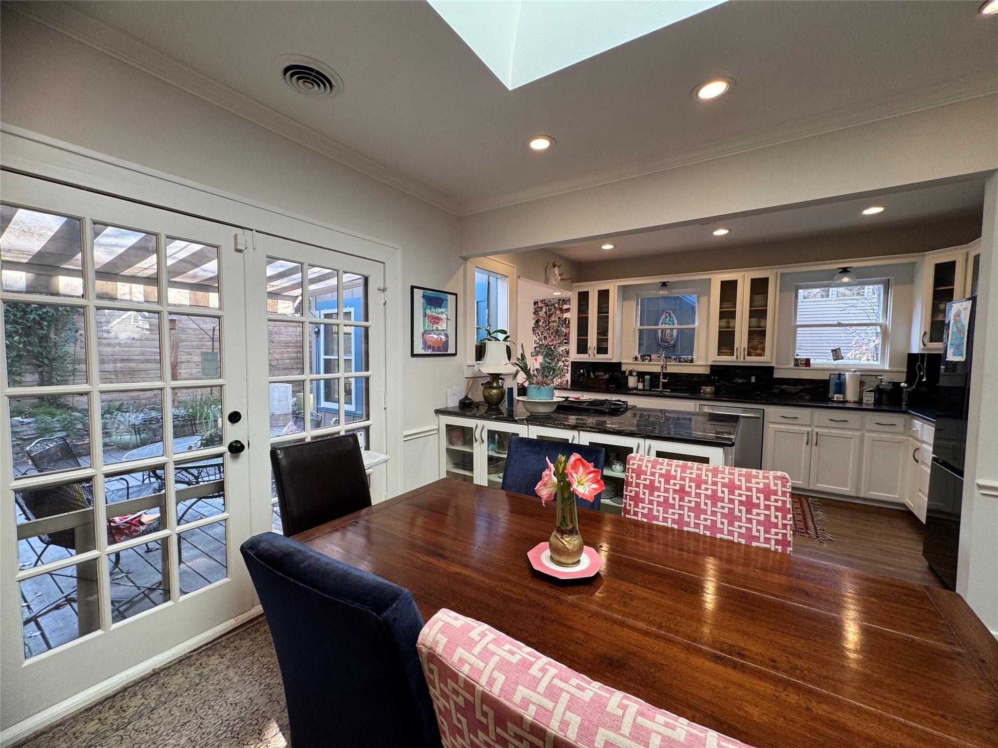 807 Leonard St, Austin, TX 78705