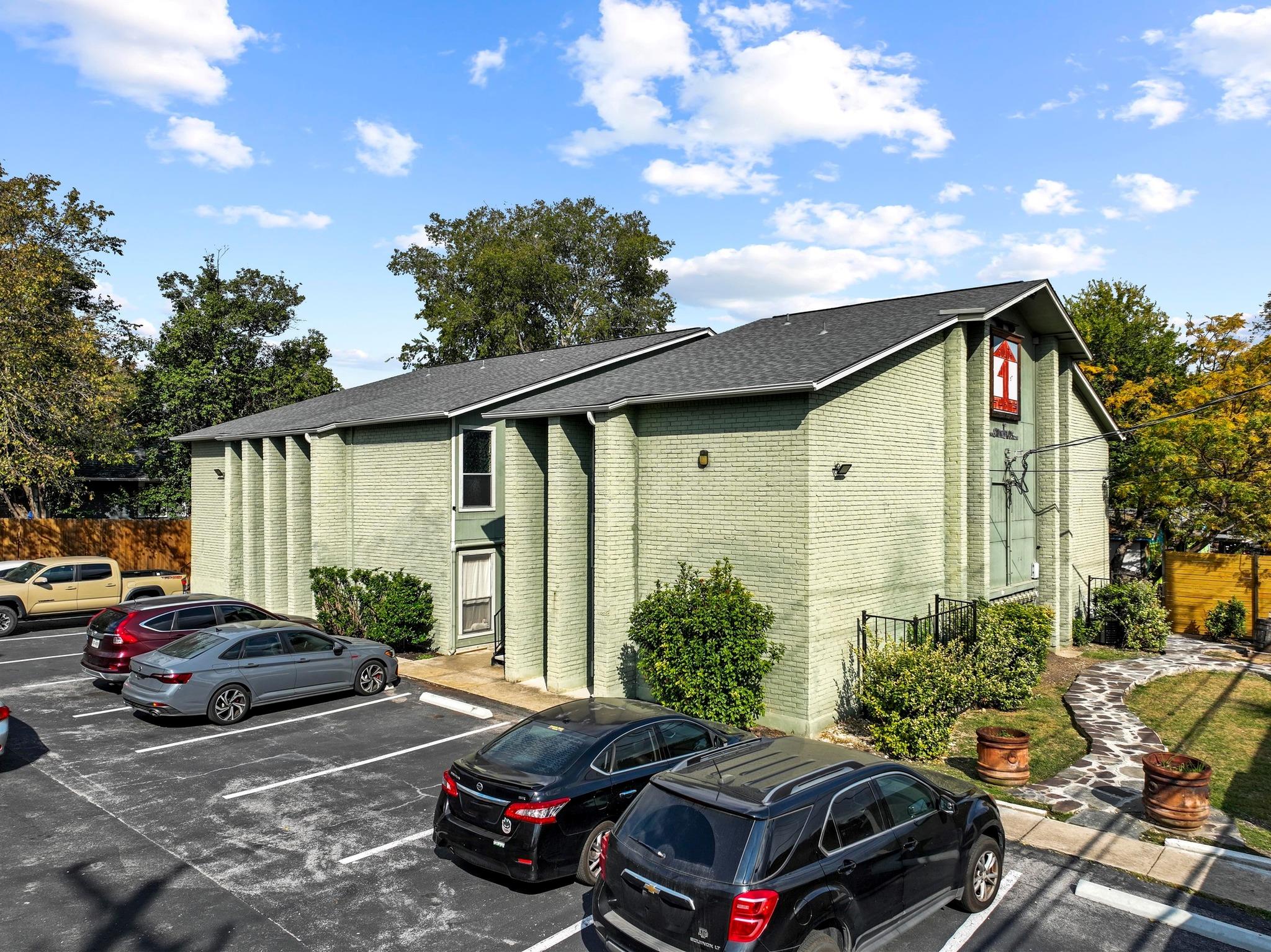 2708 S 1st St # 205, Austin, TX 78704