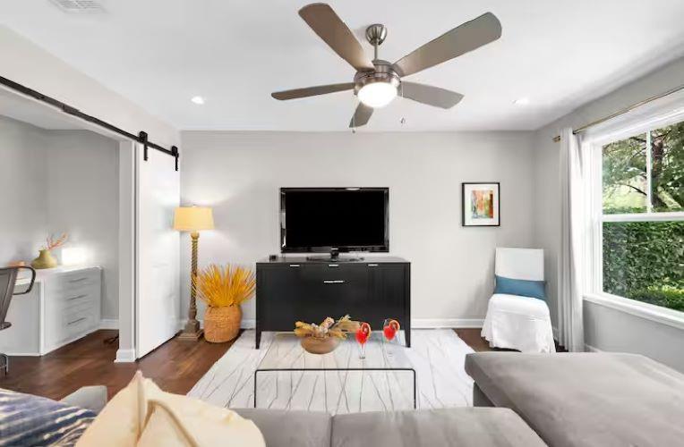 1809 W 10th St, Austin, TX 78703