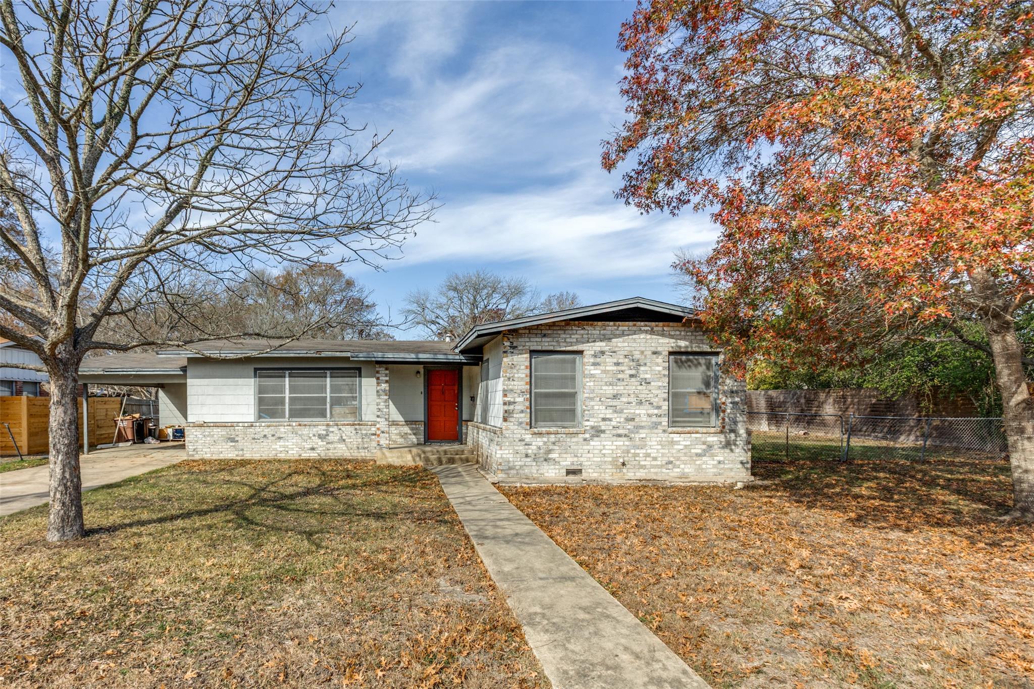 705 Campbell St, Lockhart, TX 78644