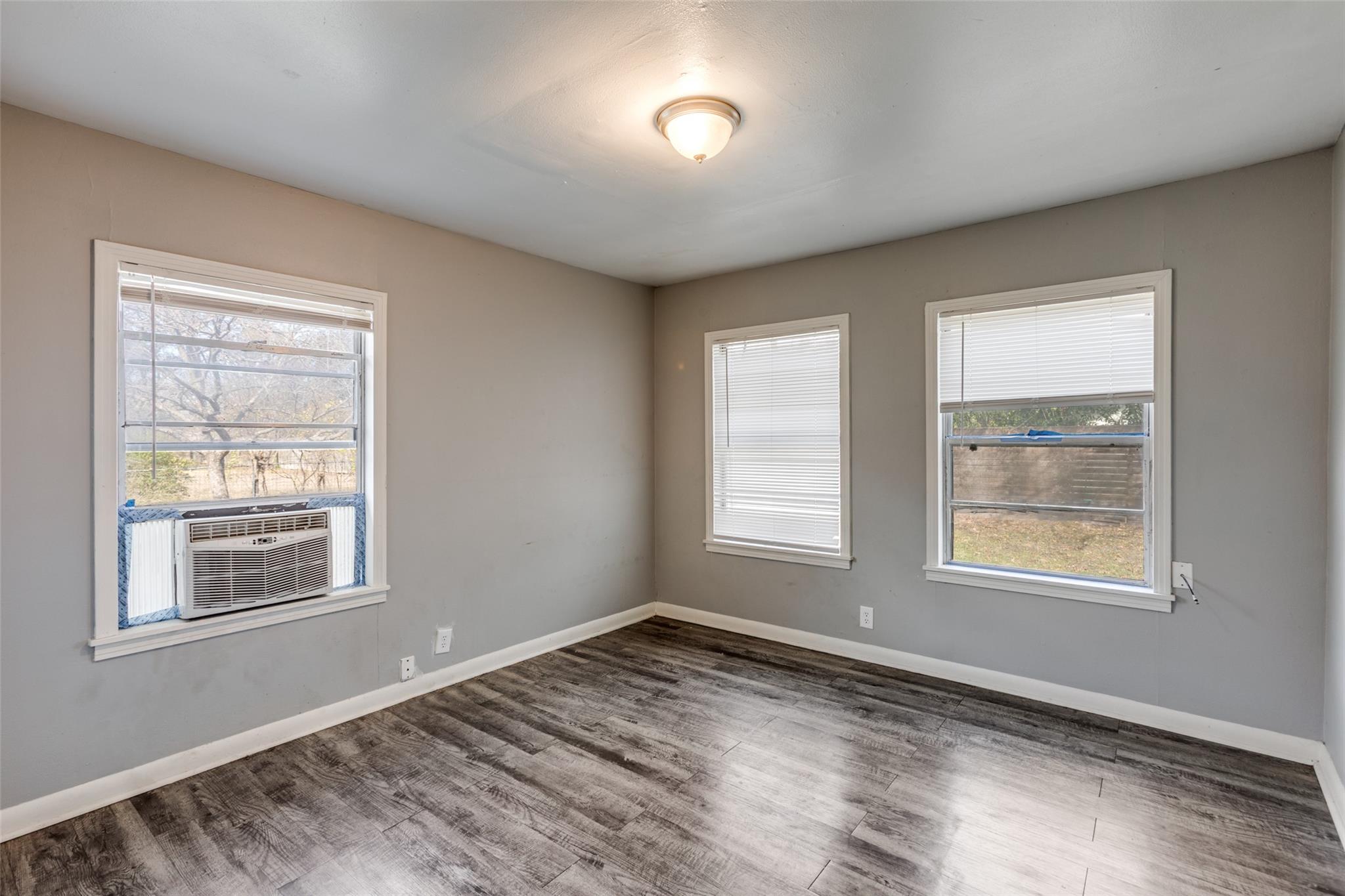 705 Campbell St, Lockhart, TX 78644