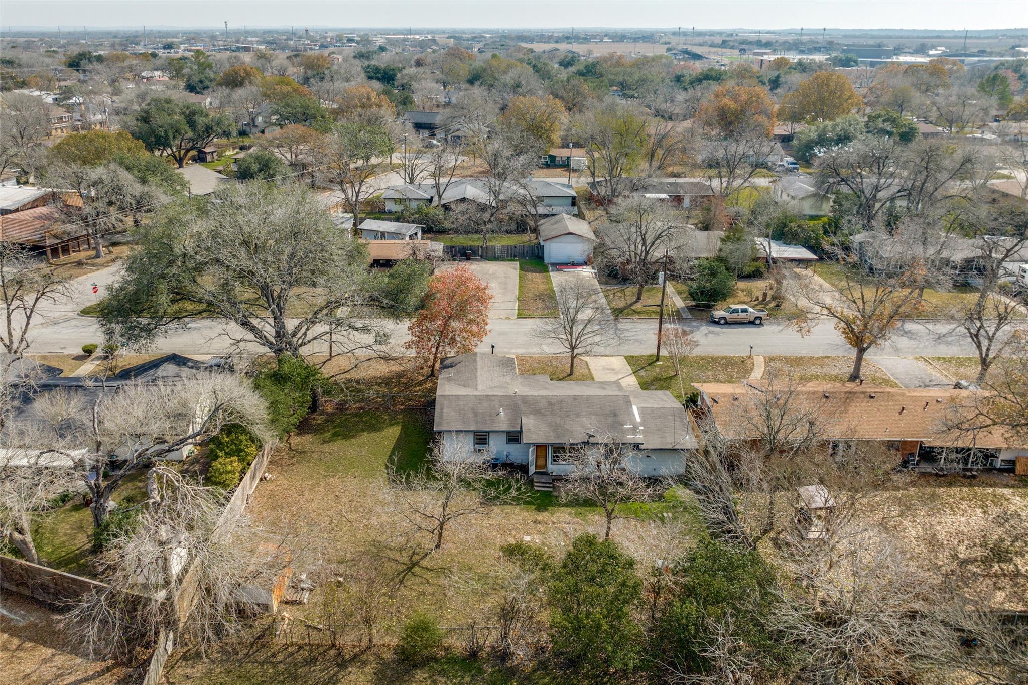 705 Campbell St, Lockhart, TX 78644