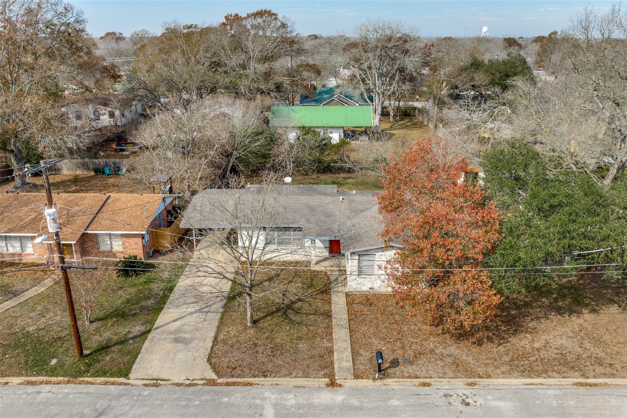 705 Campbell St, Lockhart, TX 78644