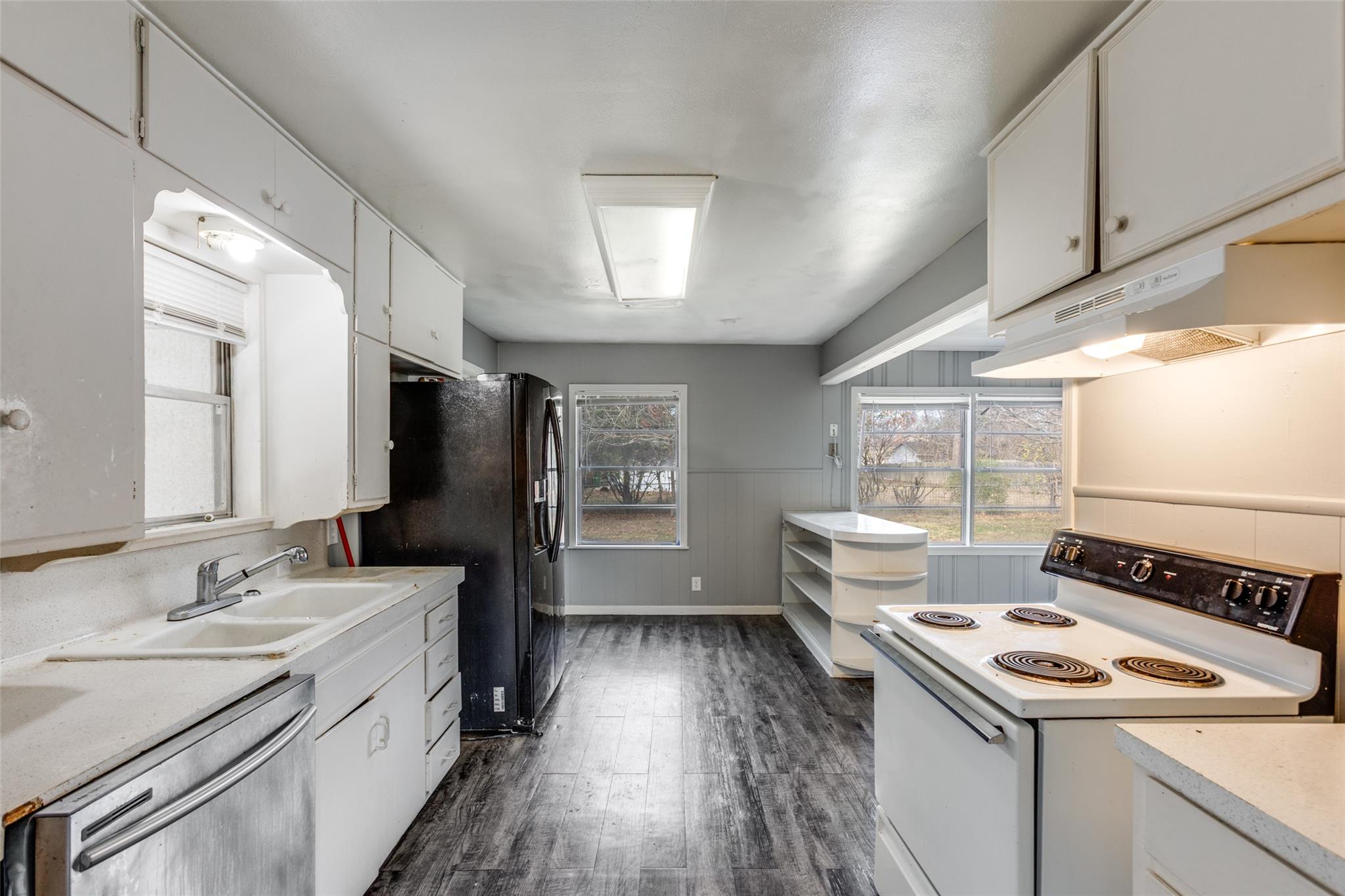 705 Campbell St, Lockhart, TX 78644