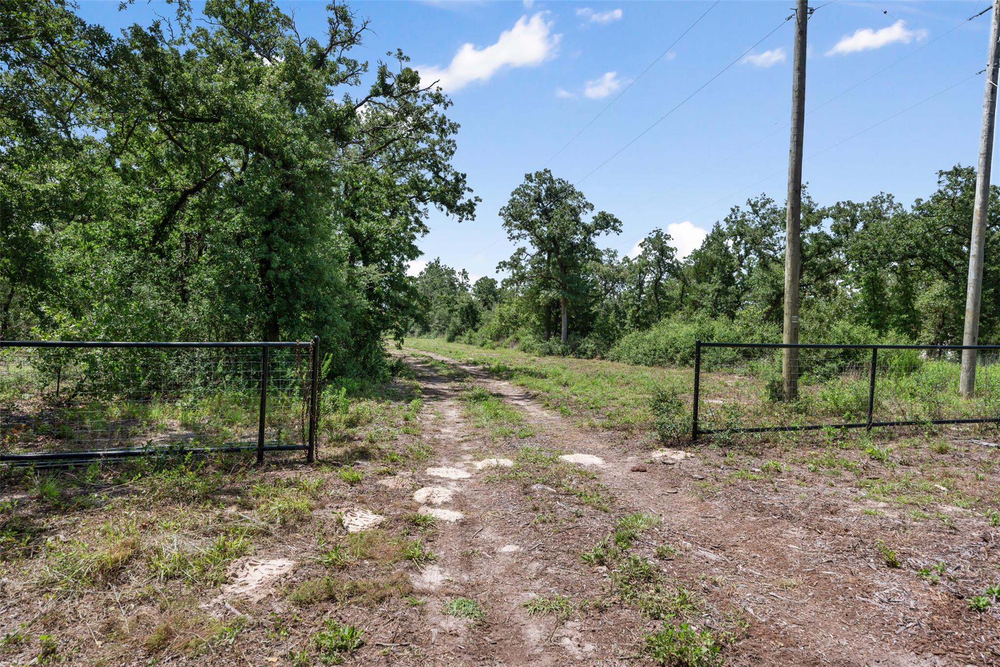 716 Cumley Ln, Thorndale, TX 76577