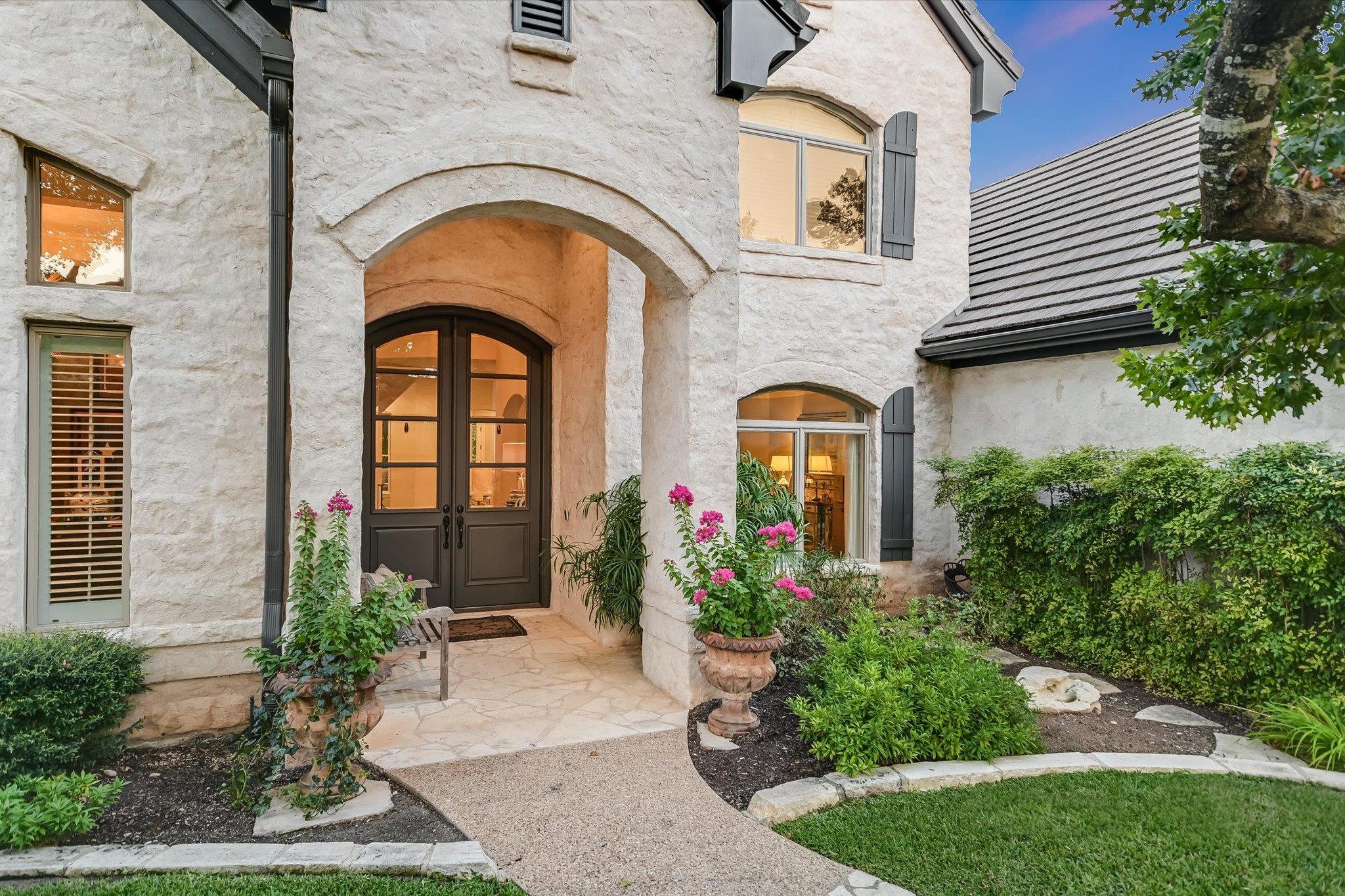 2201 Far Gallant, Austin, TX 78746