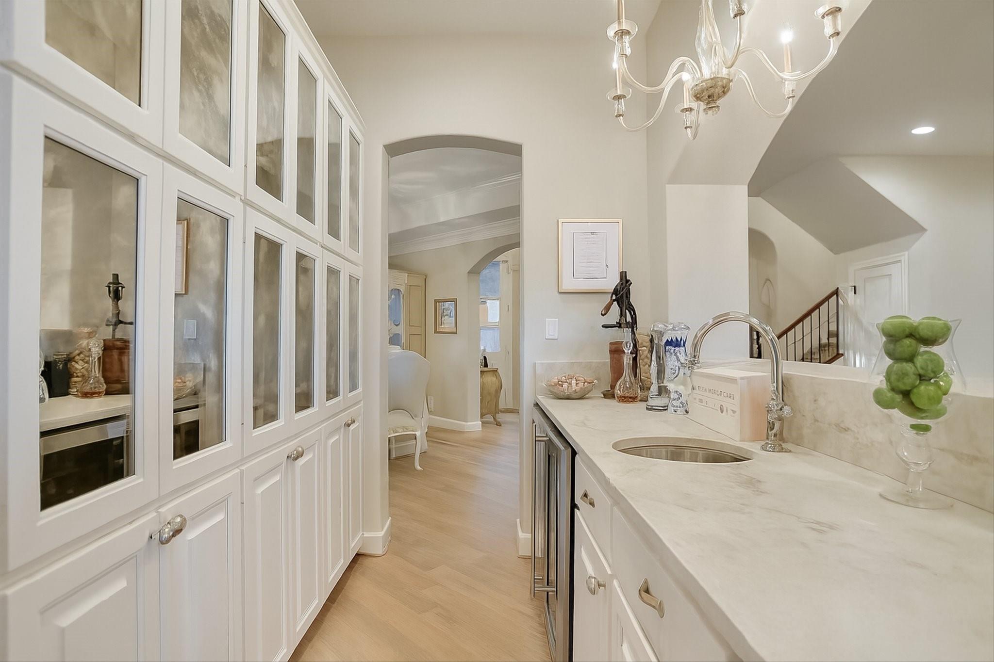 2201 Far Gallant, Austin, TX 78746