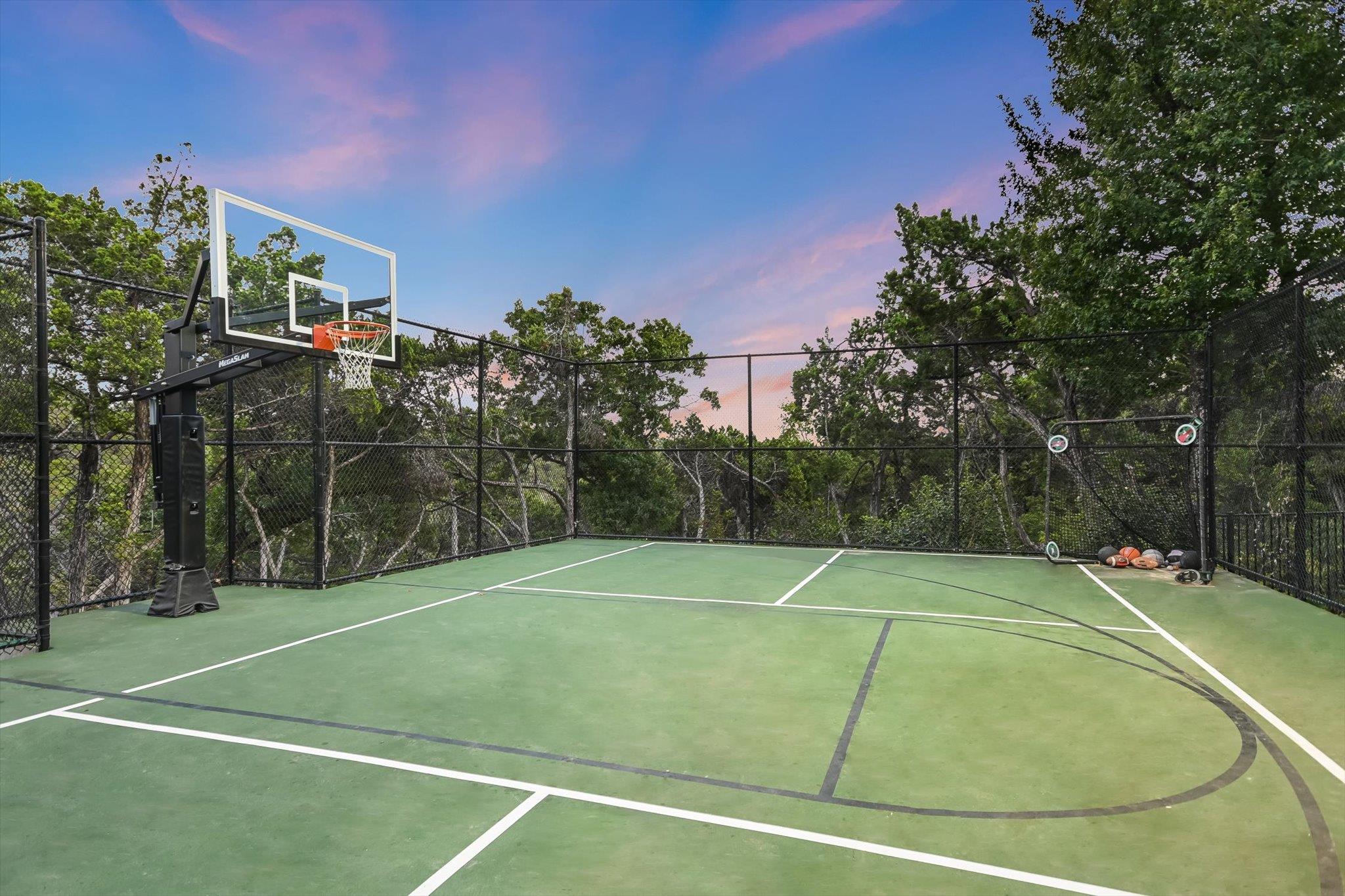 2201 Far Gallant, Austin, TX 78746