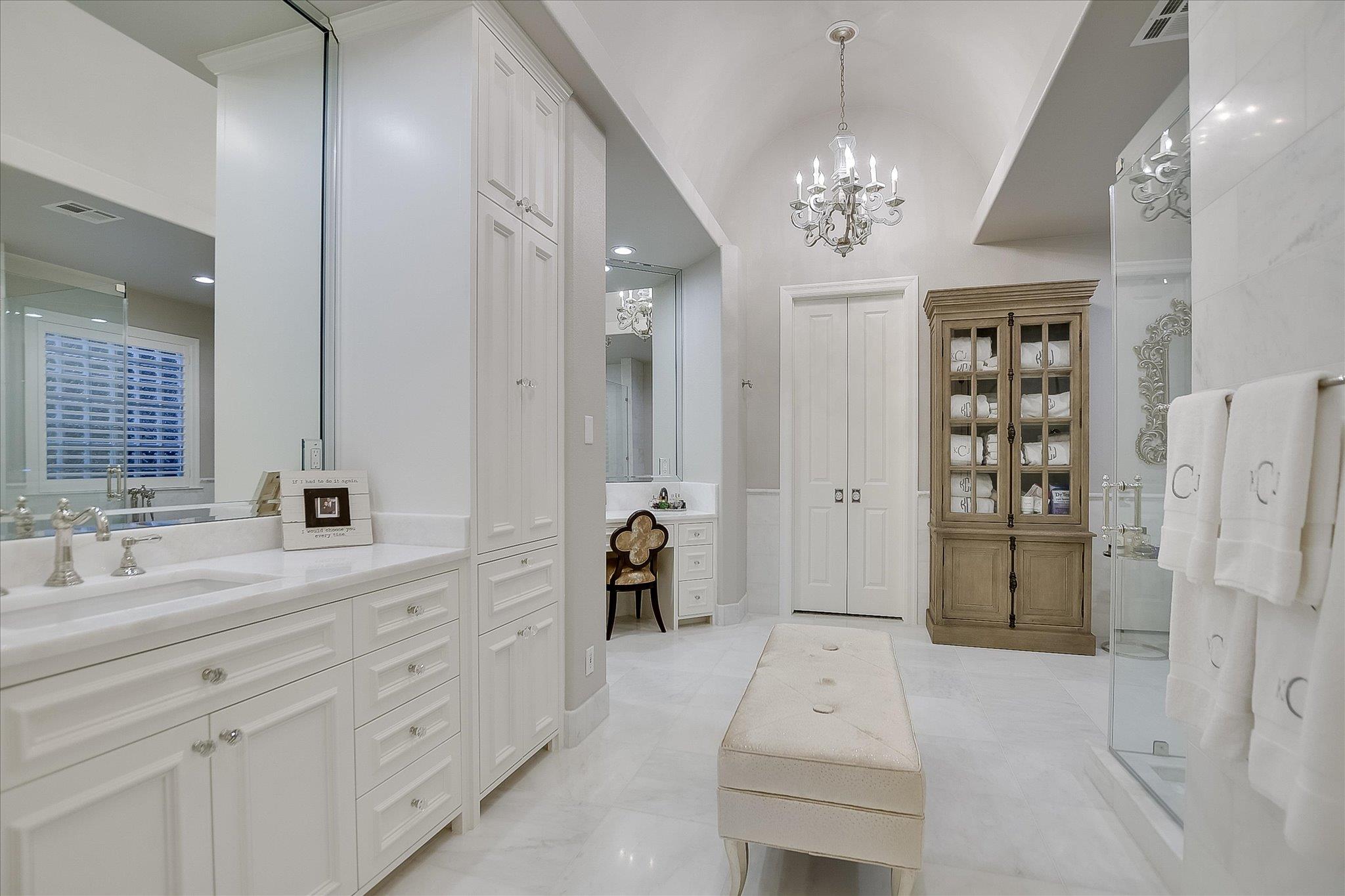 2201 Far Gallant, Austin, TX 78746