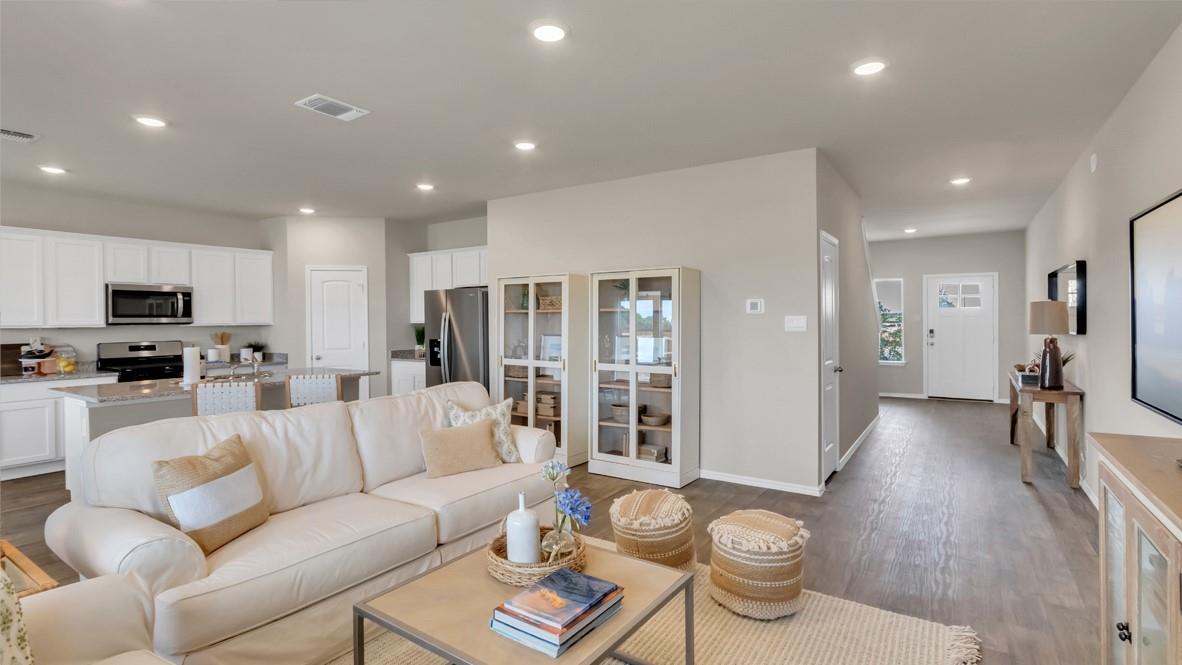 12116 Pike Bnd, Mustang Ridge, TX 78610