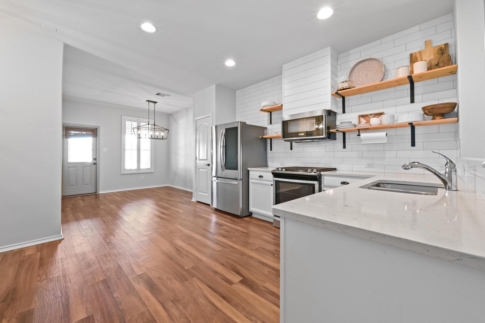 126 Silktassel Way, Buda, TX 78610