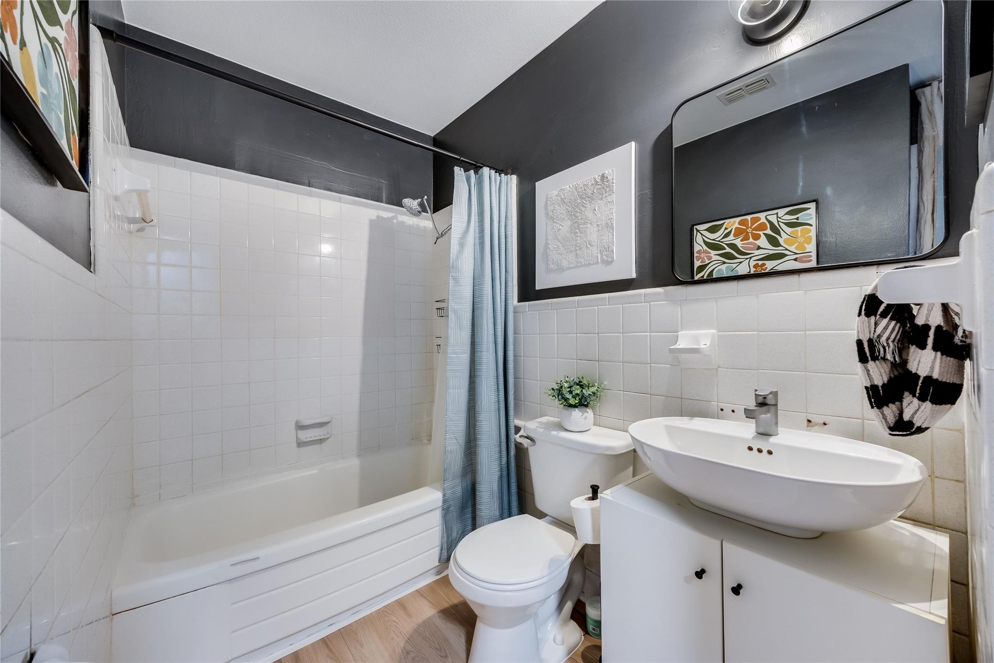 1724 Hillcrest Ln, Austin, TX 78721