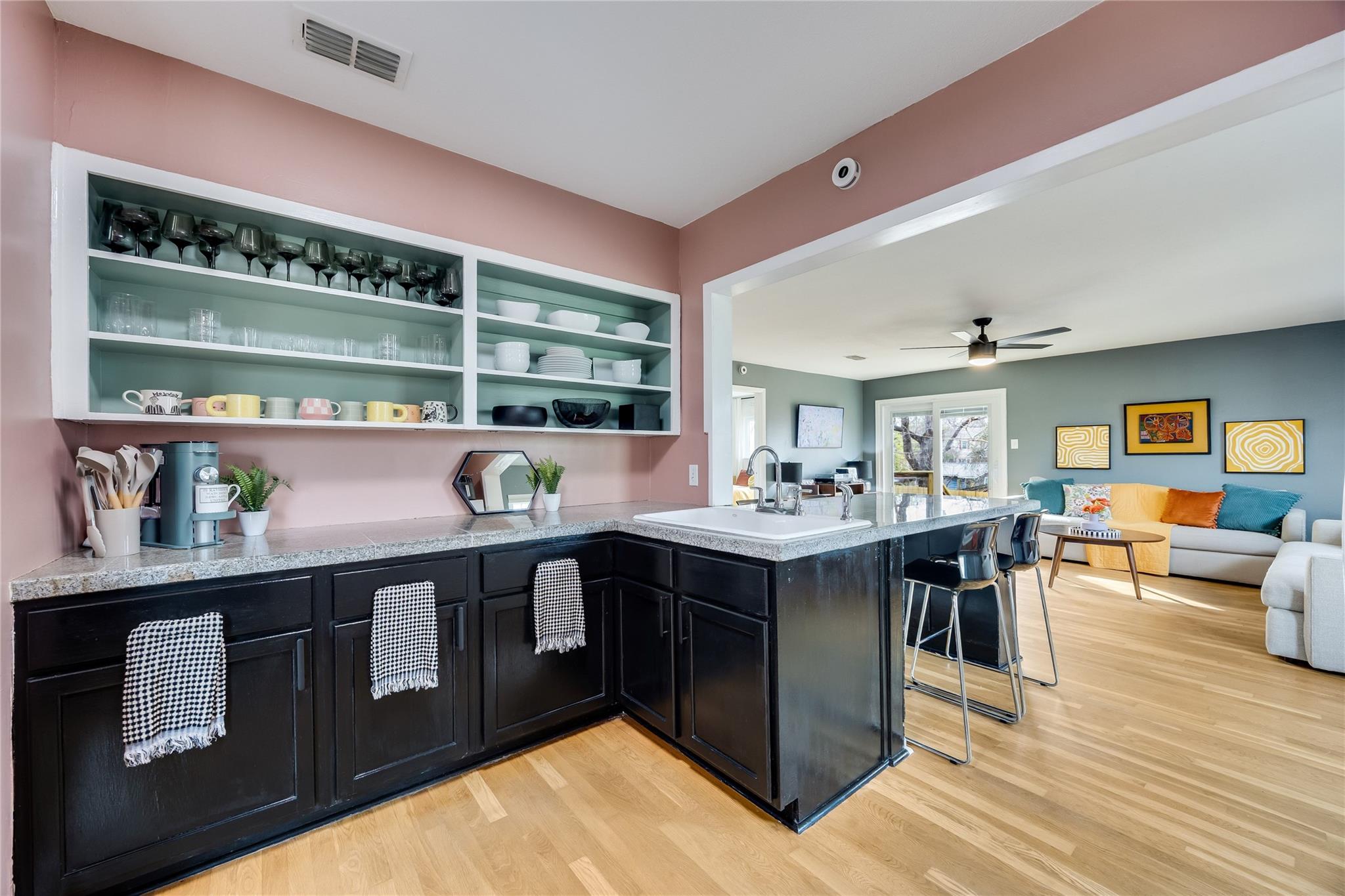 1724 Hillcrest Ln, Austin, TX 78721