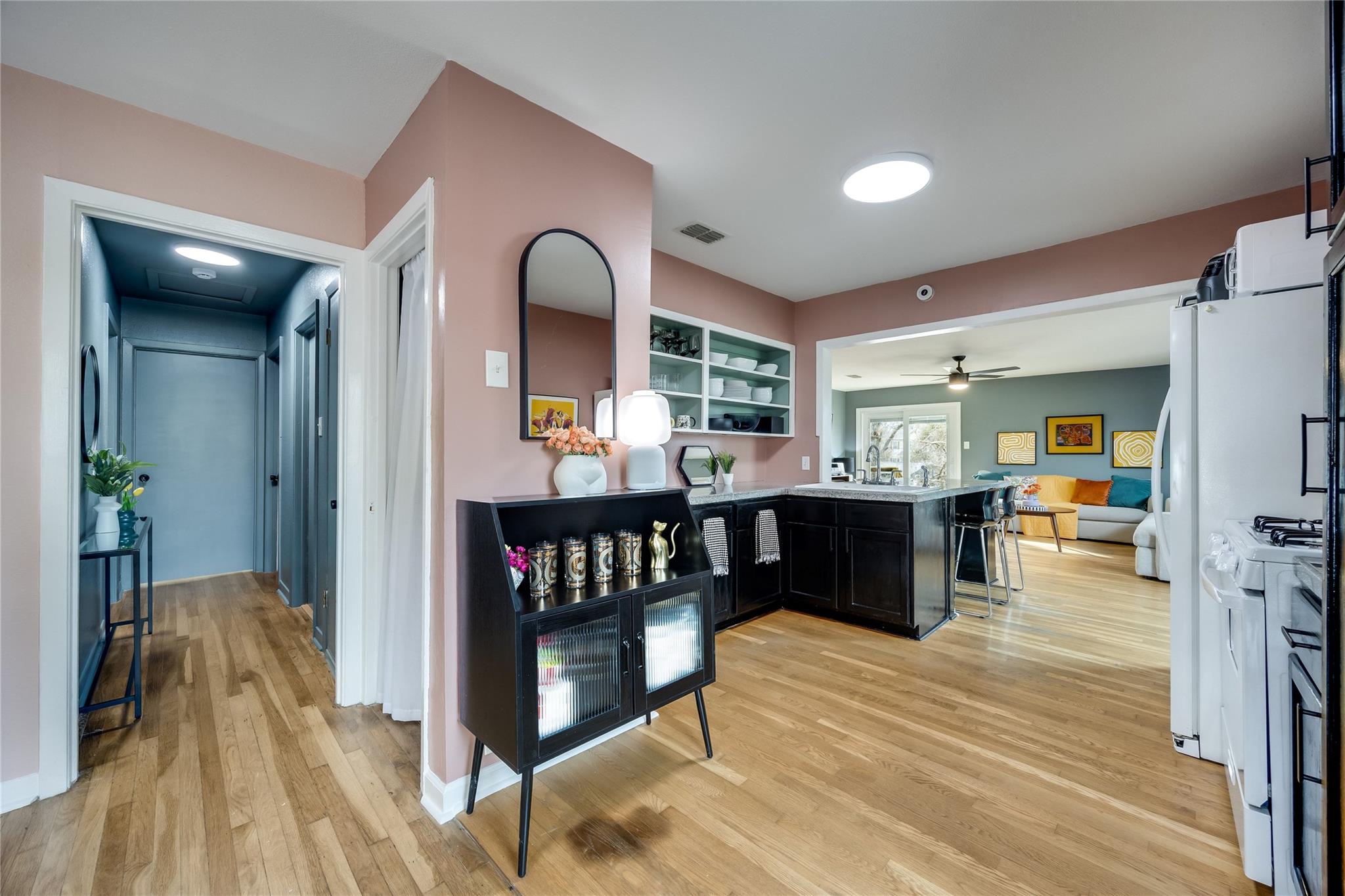 1724 Hillcrest Ln, Austin, TX 78721