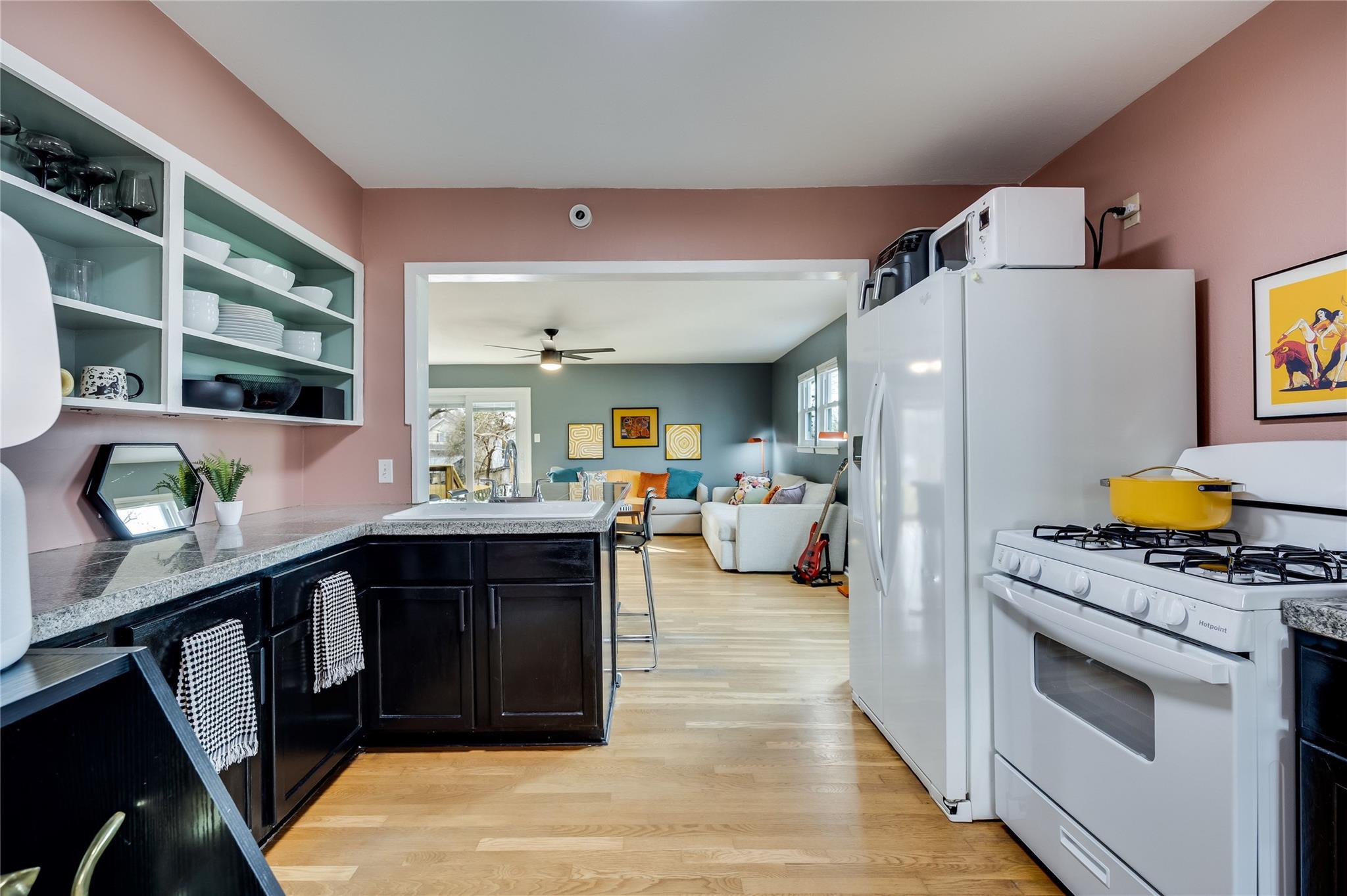 1724 Hillcrest Ln, Austin, TX 78721