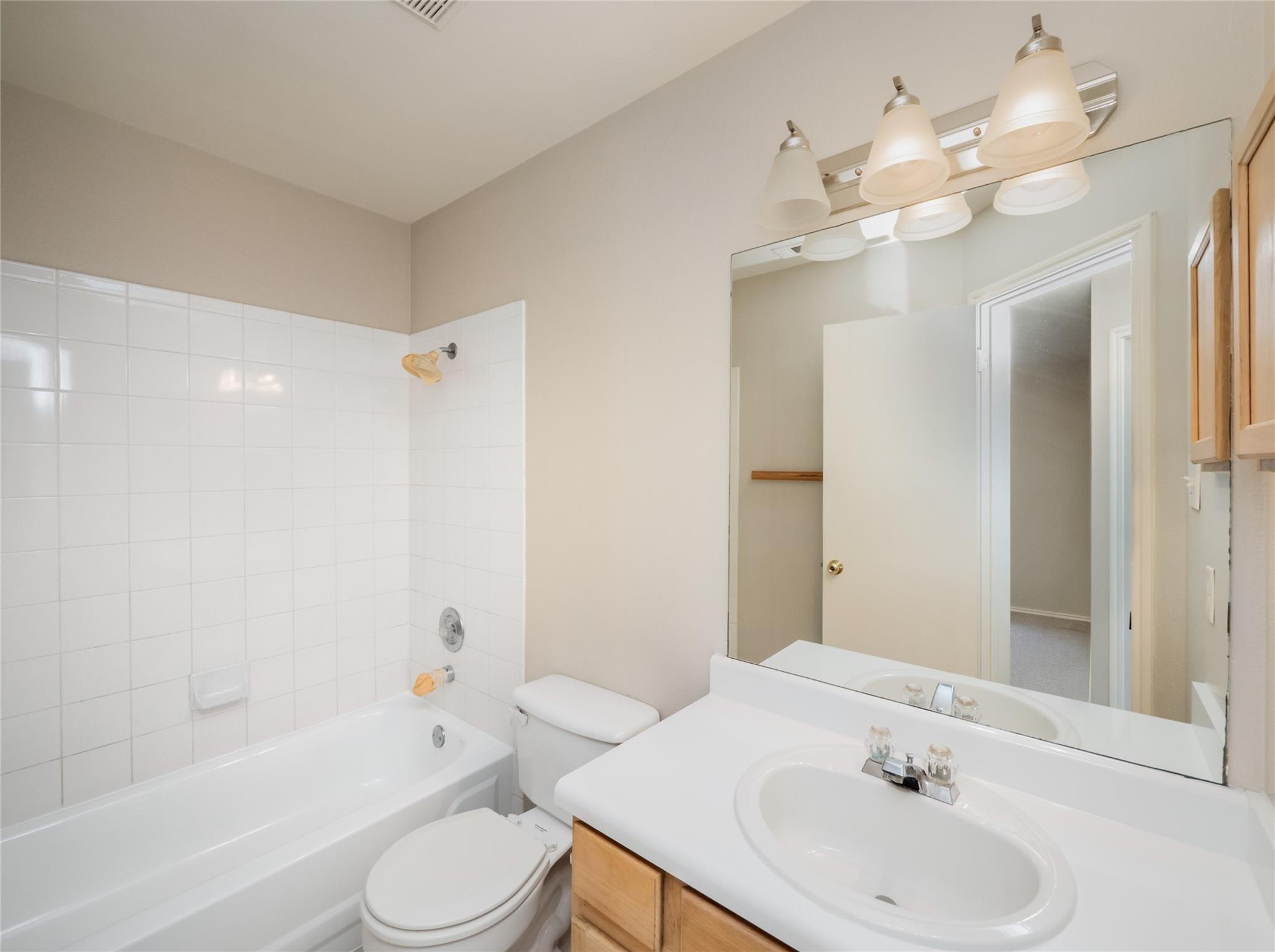 1917 White Oak Cir, Round Rock, TX 78681