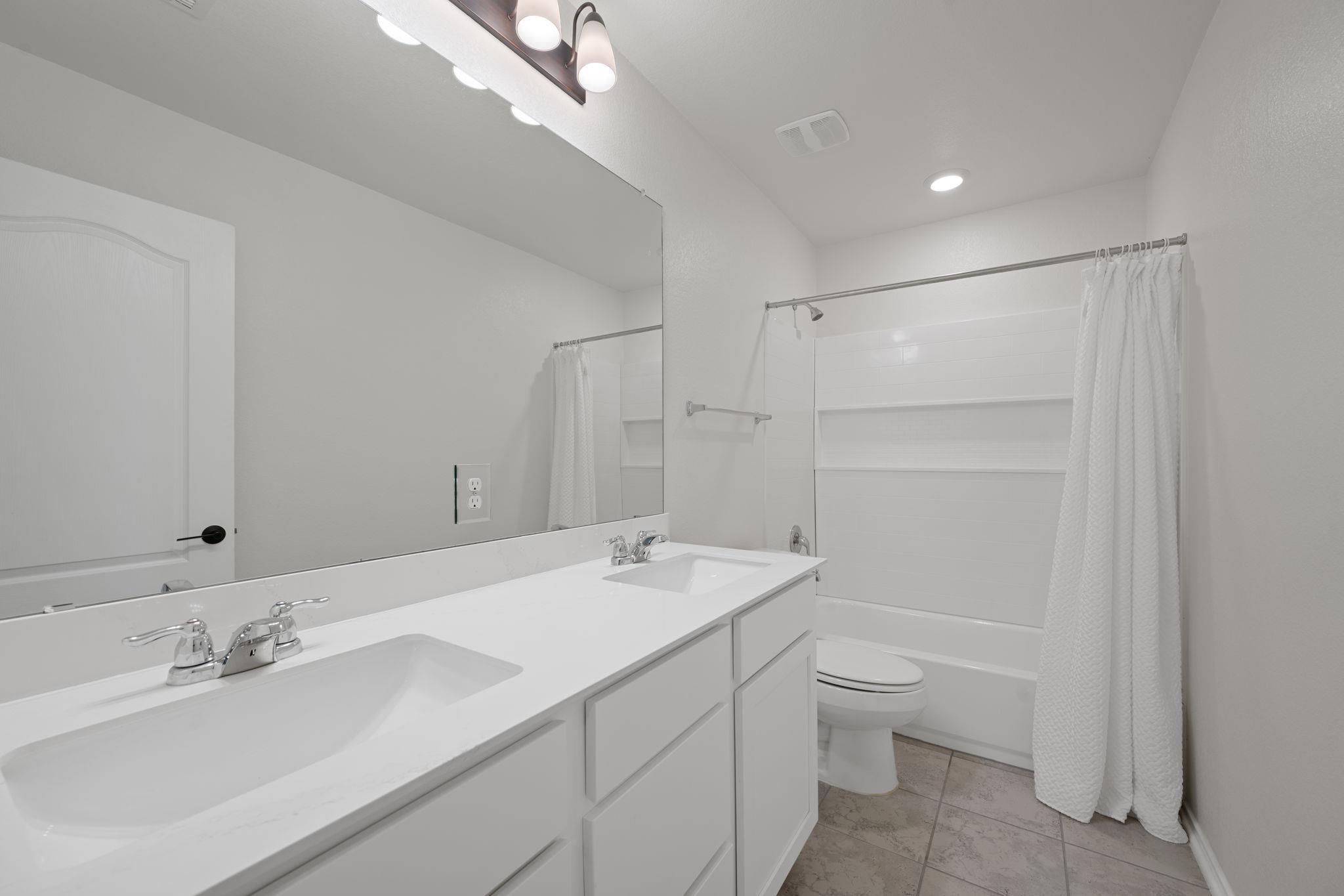 185 Six Shooter Dr, Kyle, TX 78640