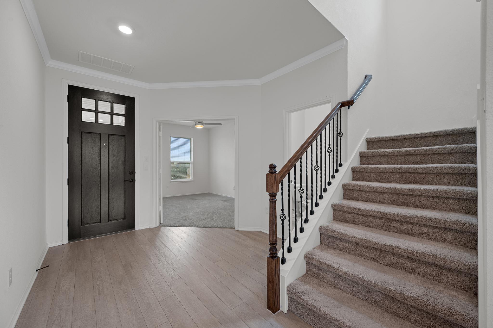 185 Six Shooter Dr, Kyle, TX 78640