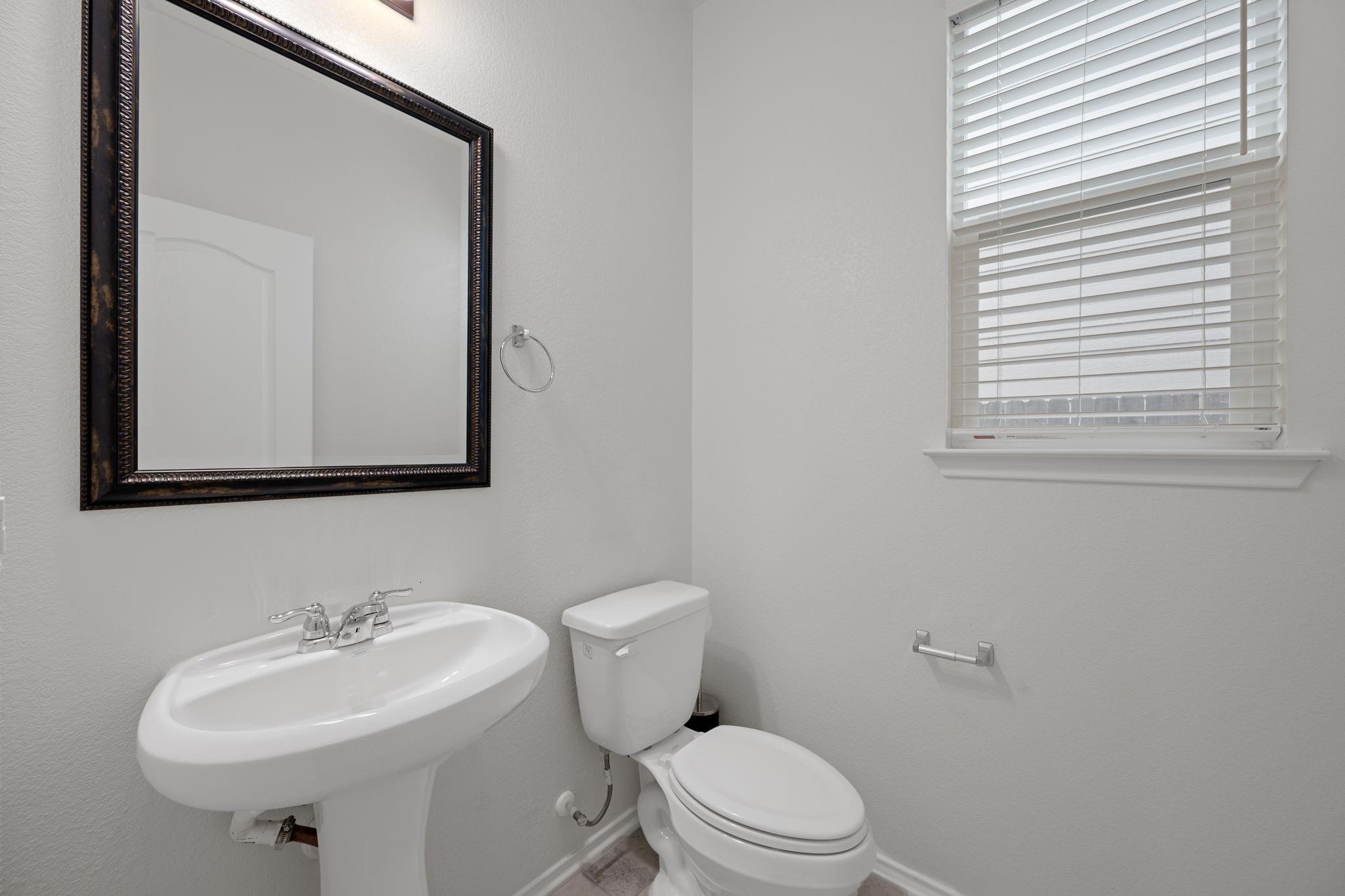 185 Six Shooter Dr, Kyle, TX 78640