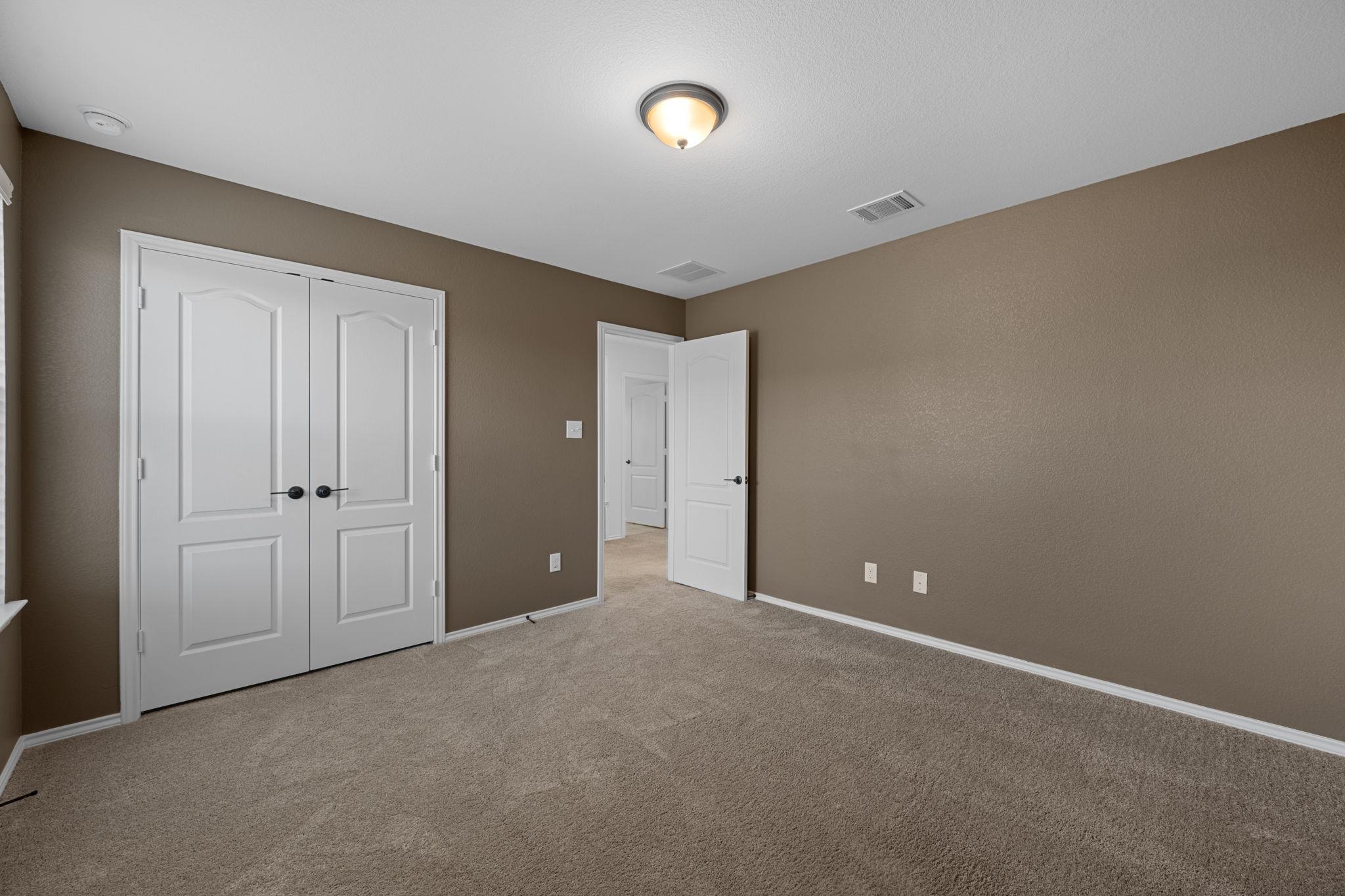 185 Six Shooter Dr, Kyle, TX 78640