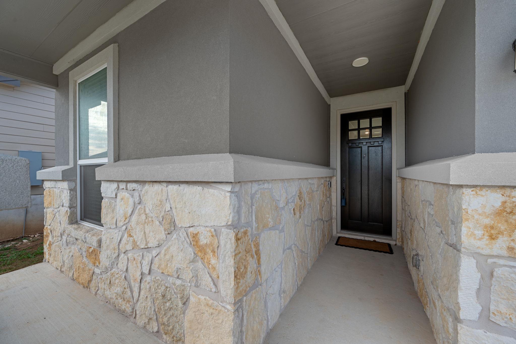 185 Six Shooter Dr, Kyle, TX 78640