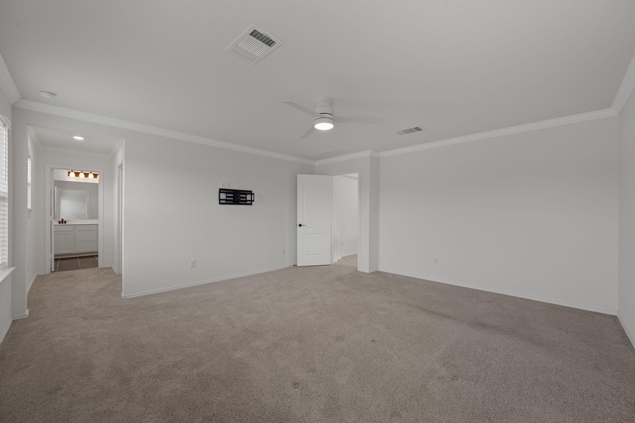 185 Six Shooter Dr, Kyle, TX 78640