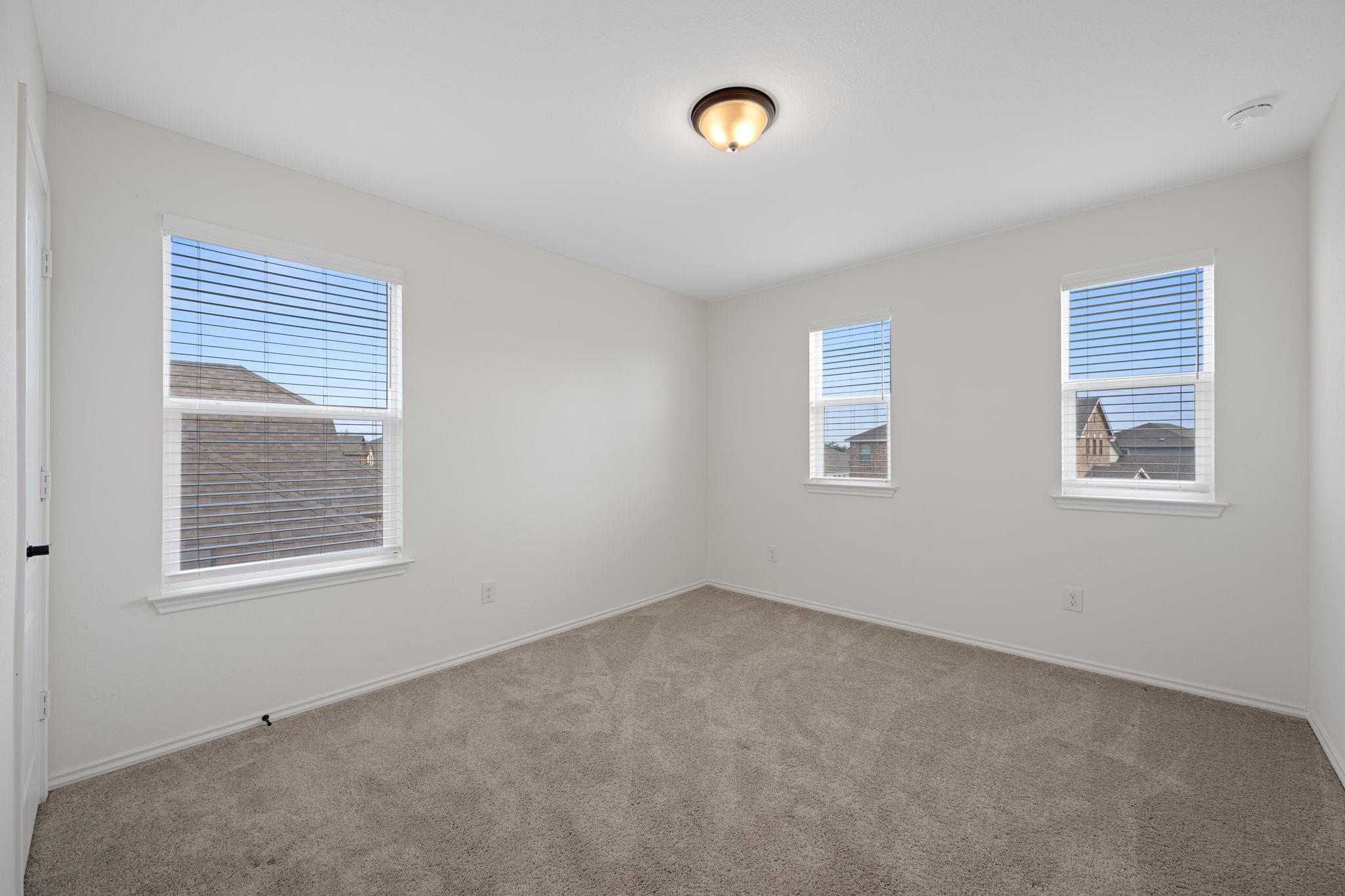 185 Six Shooter Dr, Kyle, TX 78640