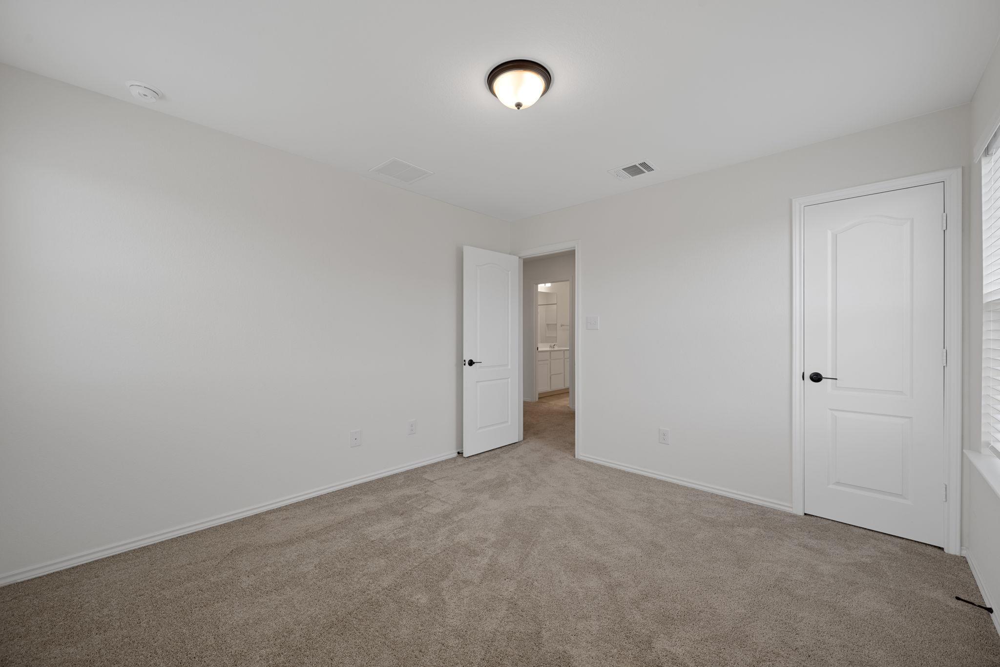 185 Six Shooter Dr, Kyle, TX 78640