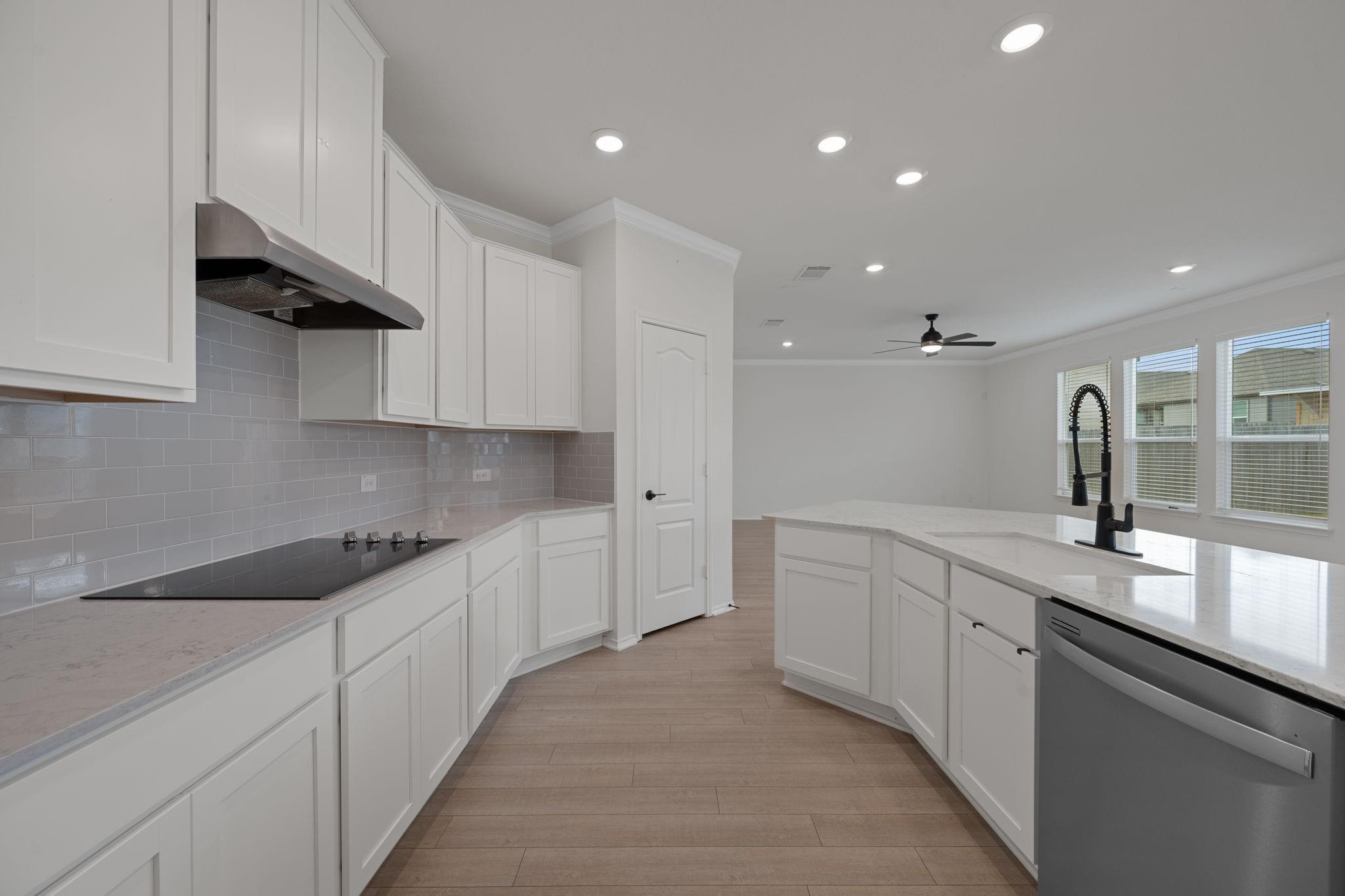 185 Six Shooter Dr, Kyle, TX 78640