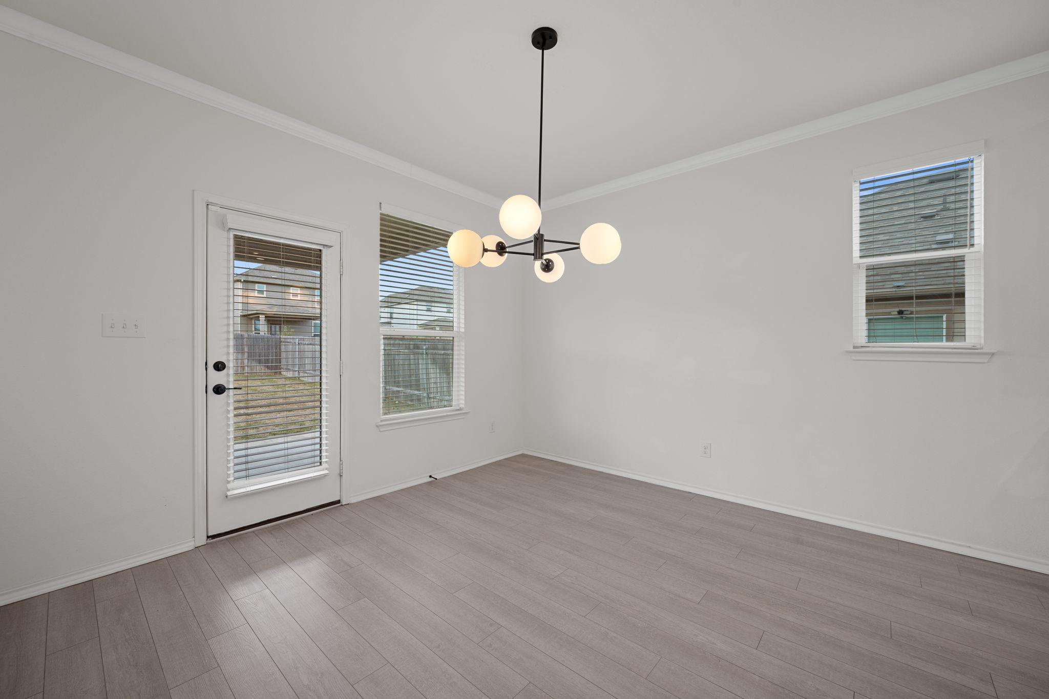 185 Six Shooter Dr, Kyle, TX 78640