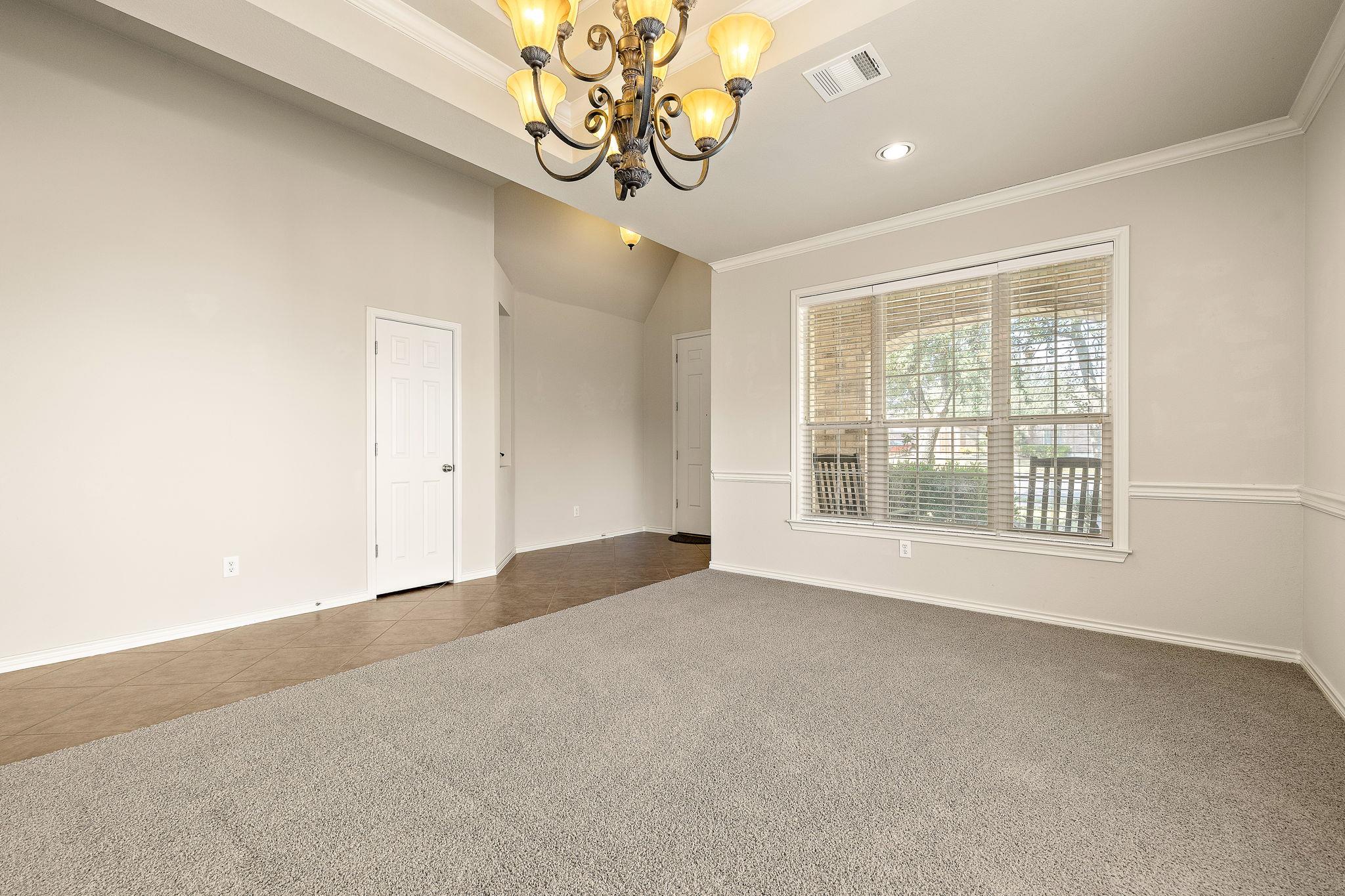 722 Tom Kite Dr, Round Rock, TX 78664