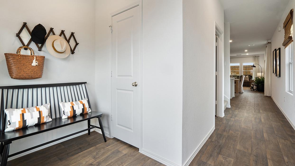 12106 Pike Bnd, Mustang Ridge, TX 78610