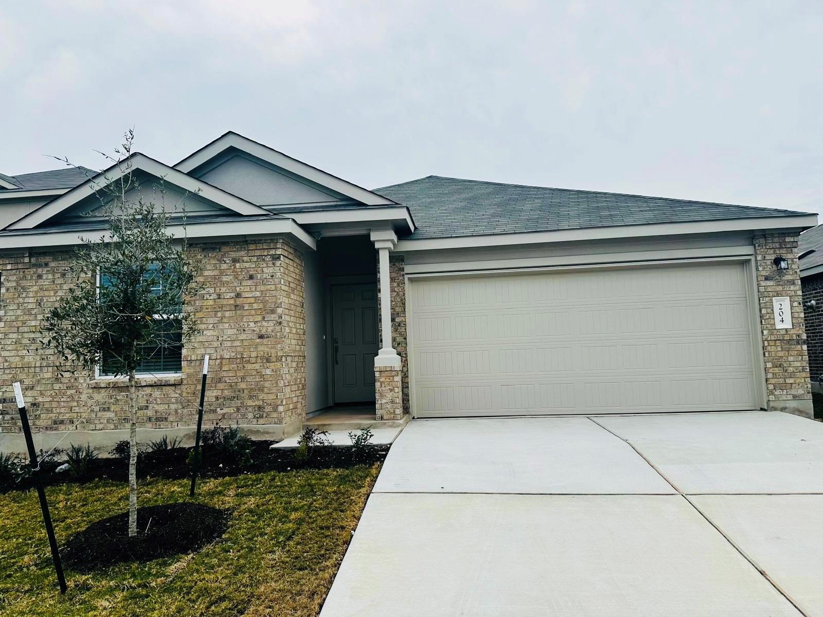 204 Herald Dr, Hutto, TX 78634