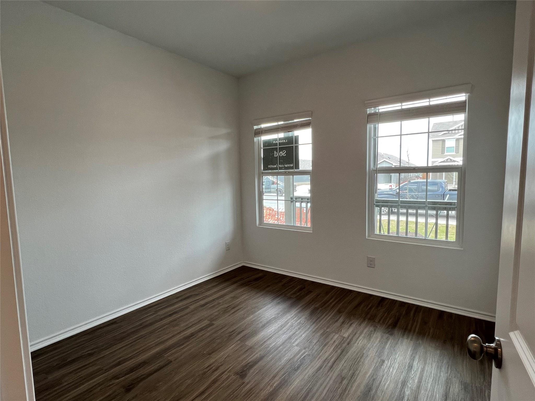 415 Halfmoon Dr, Lockhart, TX 78644