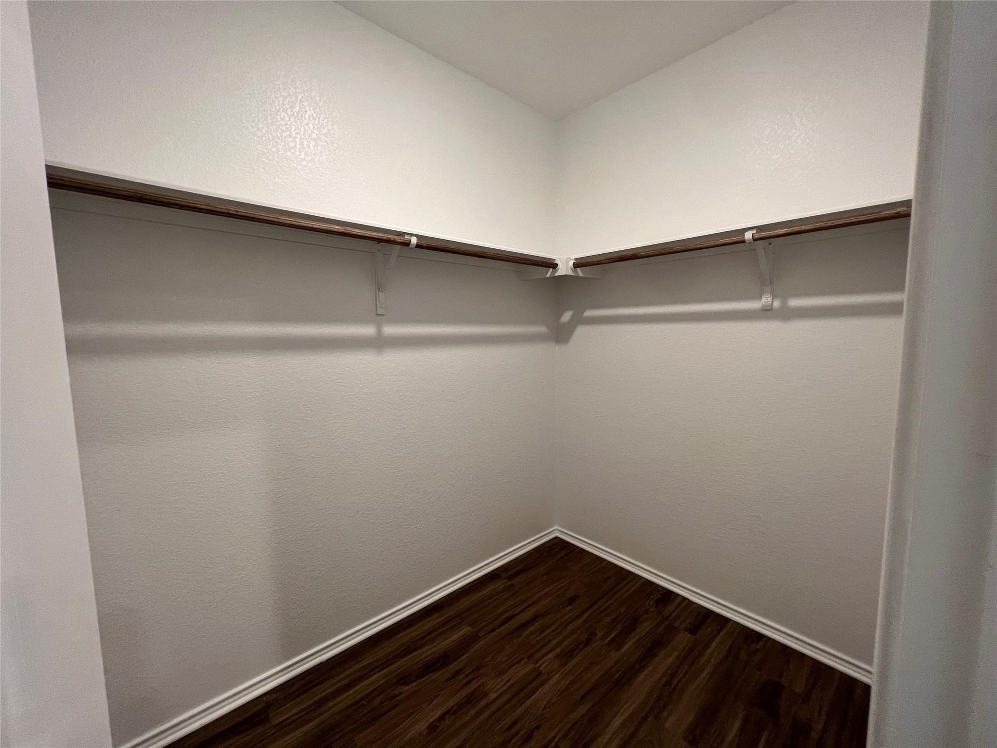 415 Halfmoon Dr, Lockhart, TX 78644