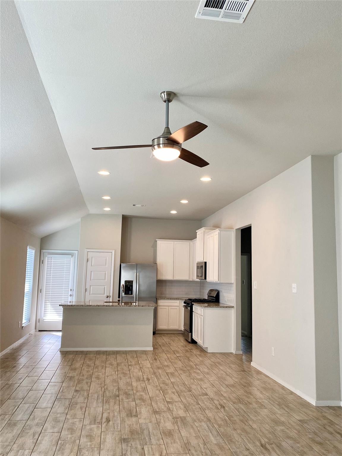 120 Lyndon Dr, San Marcos, TX 78666