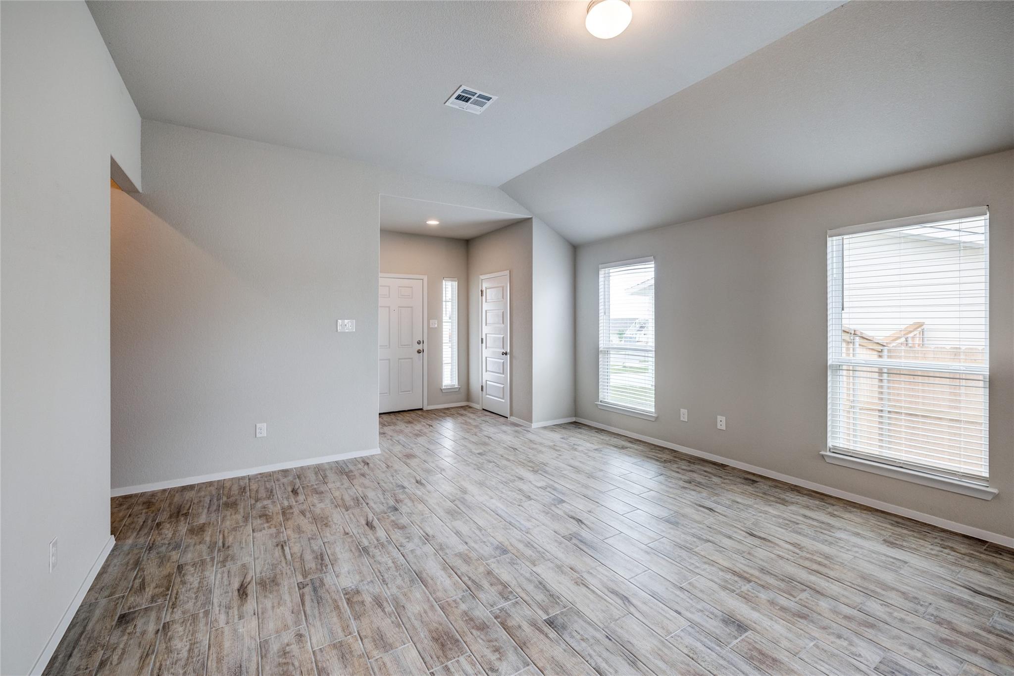 120 Lyndon Dr, San Marcos, TX 78666