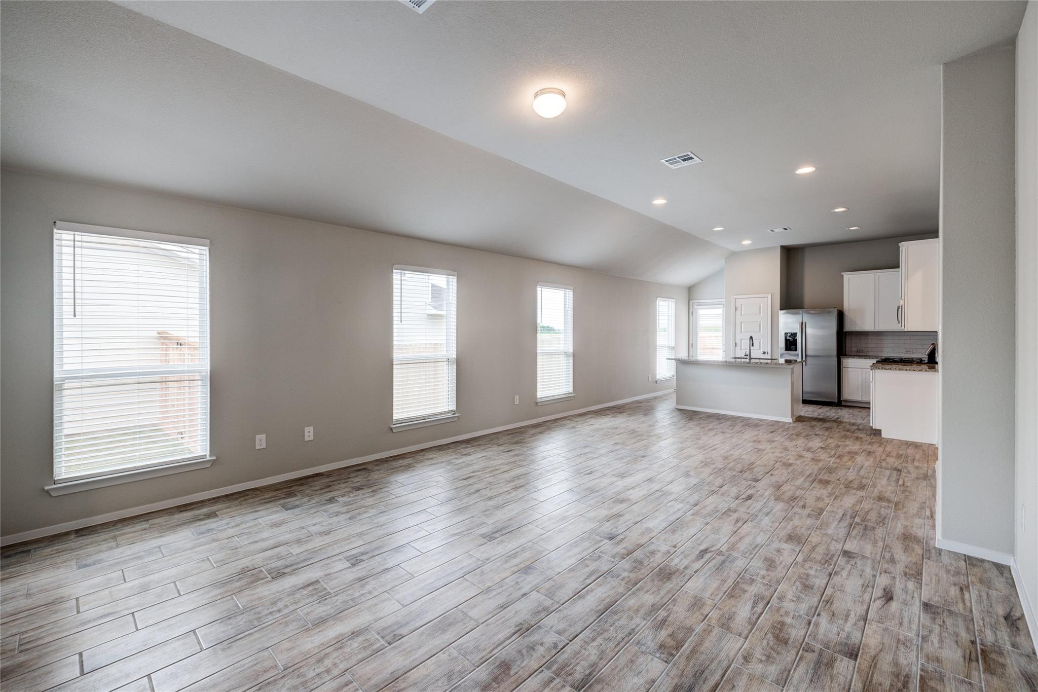 120 Lyndon Dr, San Marcos, TX 78666